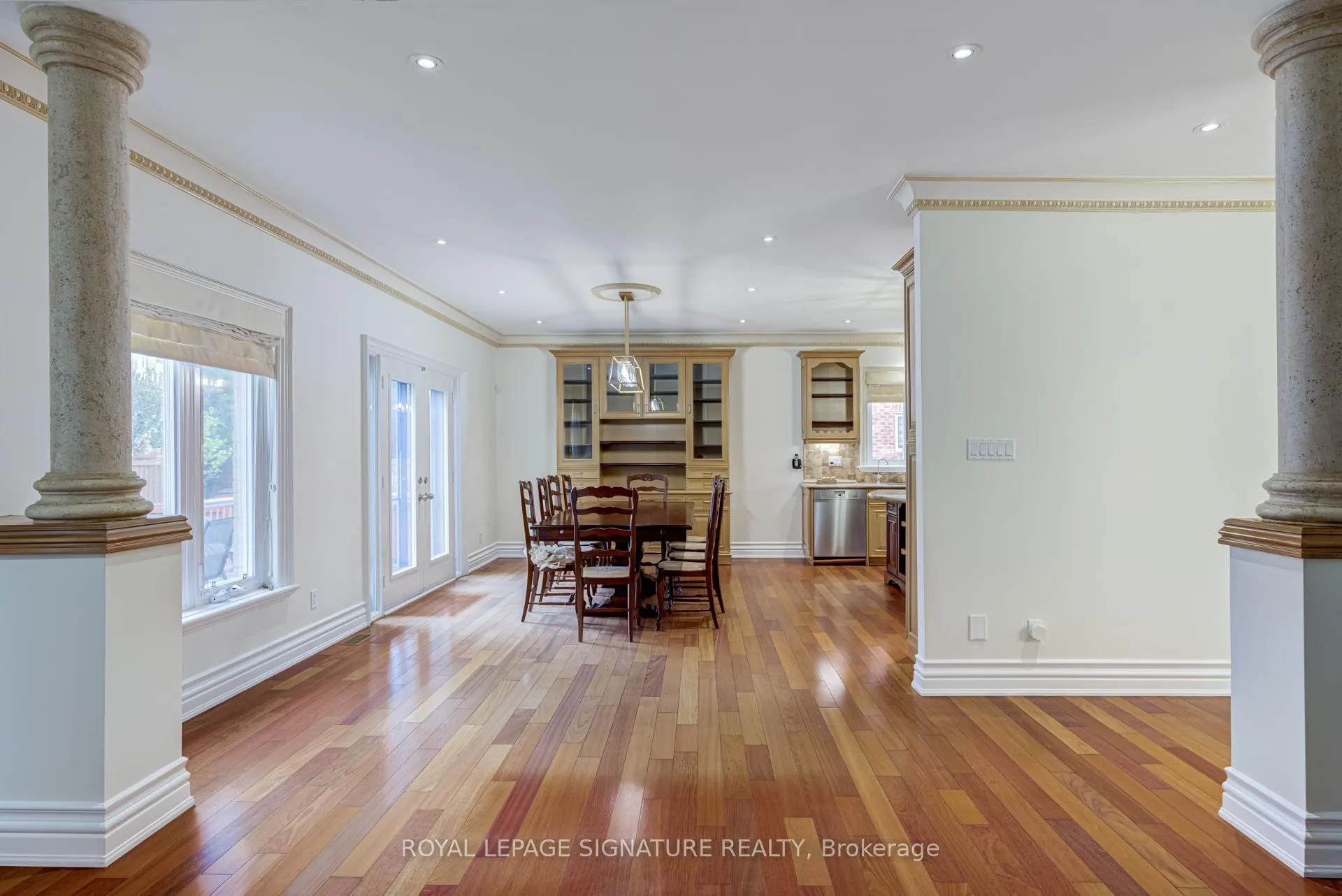 Photo 12 of 38 Pinemeadow Drive, Vaughan, East Woodbridge — HOMEH