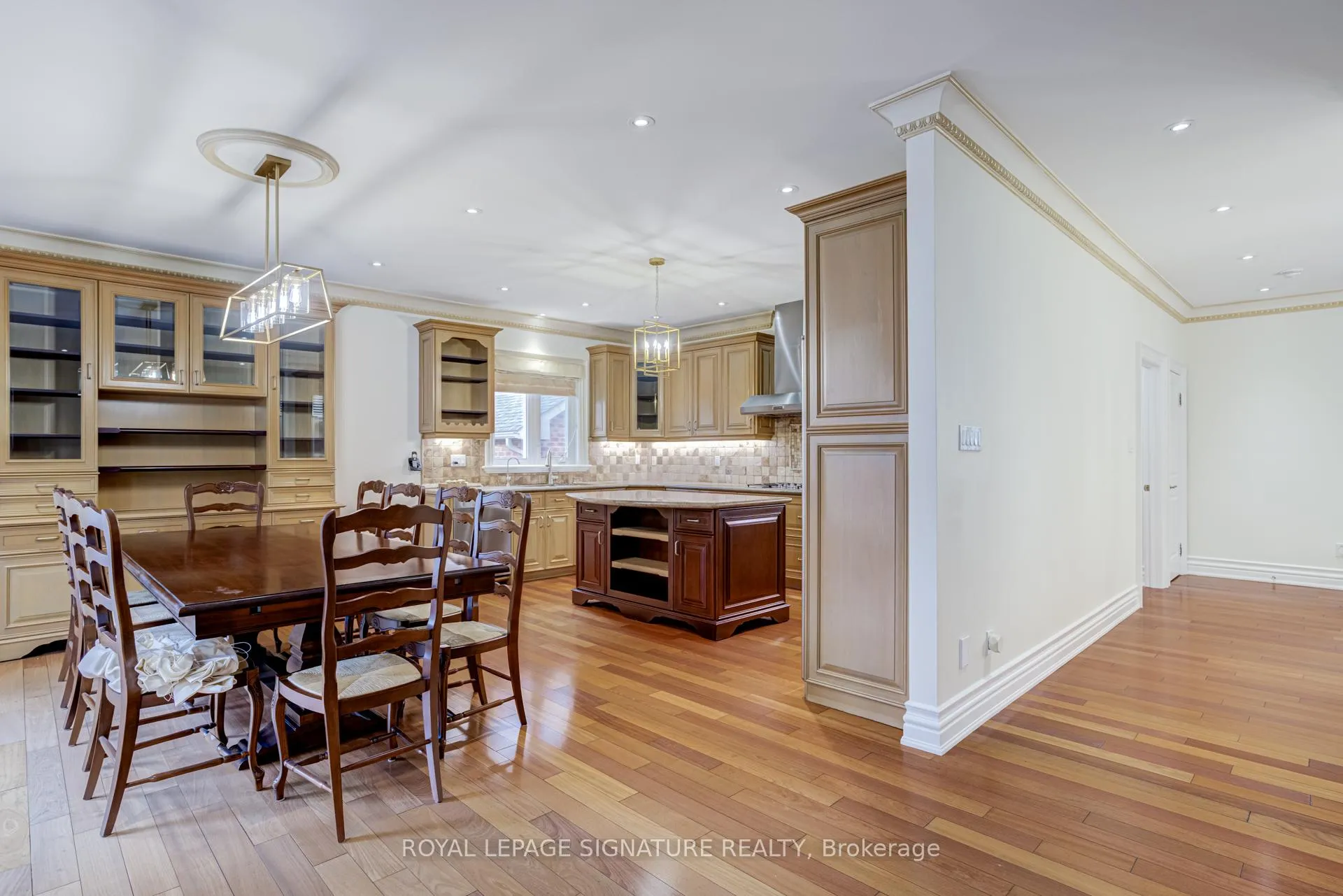 Photo 13 of 38 Pinemeadow Drive, Vaughan, East Woodbridge — HOMEH