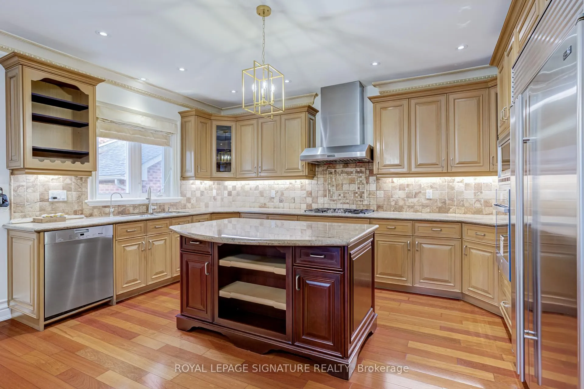 Photo 17 of 38 Pinemeadow Drive, Vaughan, East Woodbridge — HOMEH