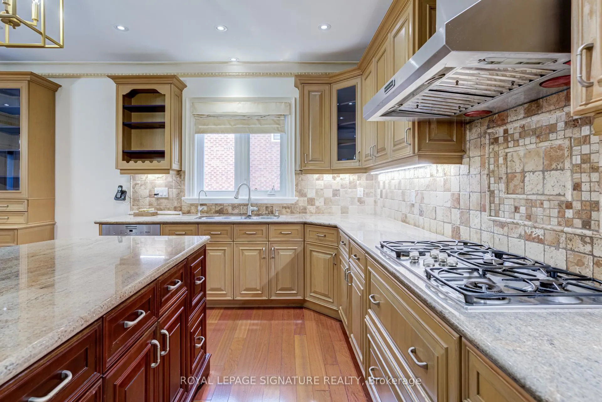 Photo 18 of 38 Pinemeadow Drive, Vaughan, East Woodbridge — HOMEH