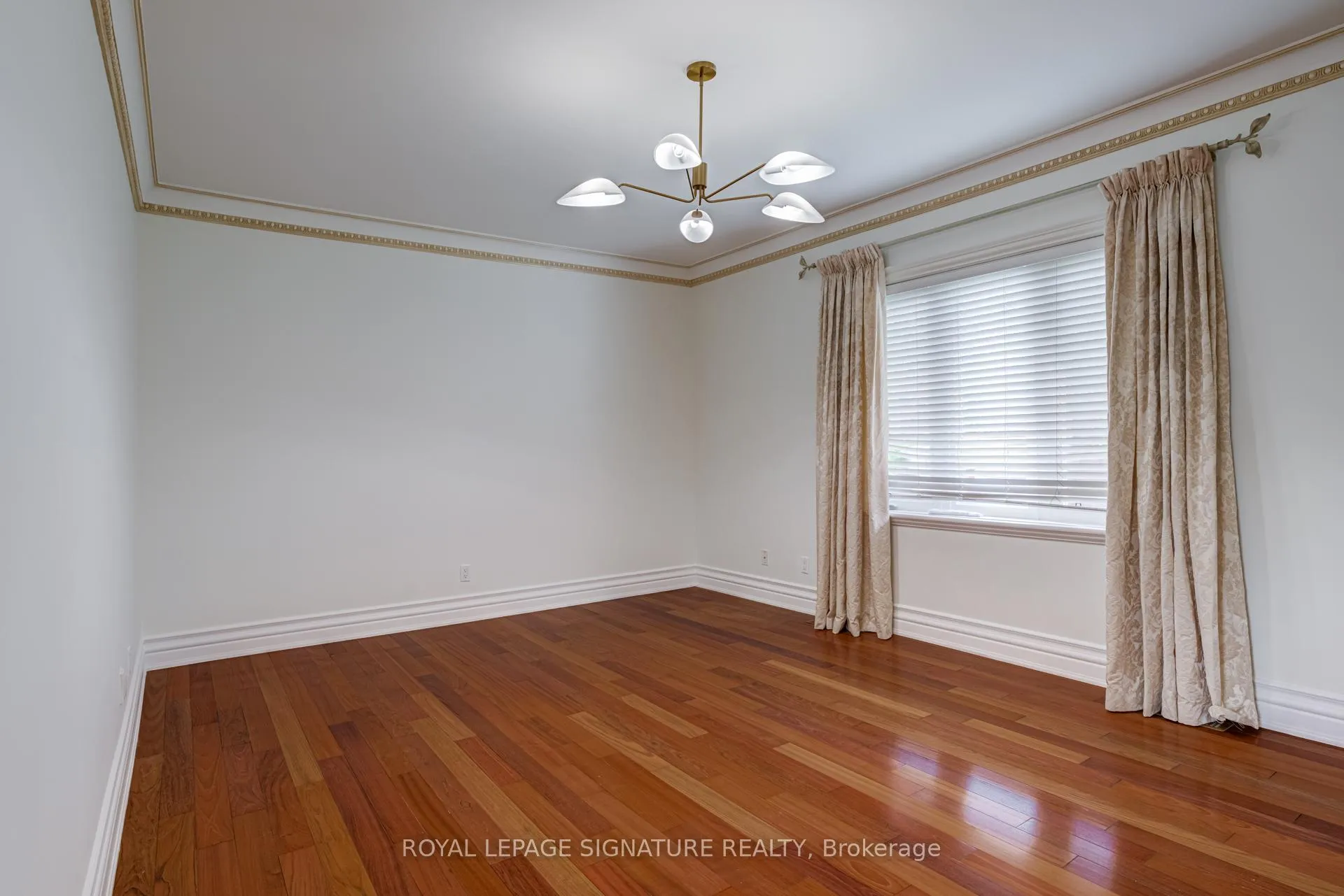 Photo 20 of 38 Pinemeadow Drive, Vaughan, East Woodbridge — HOMEH