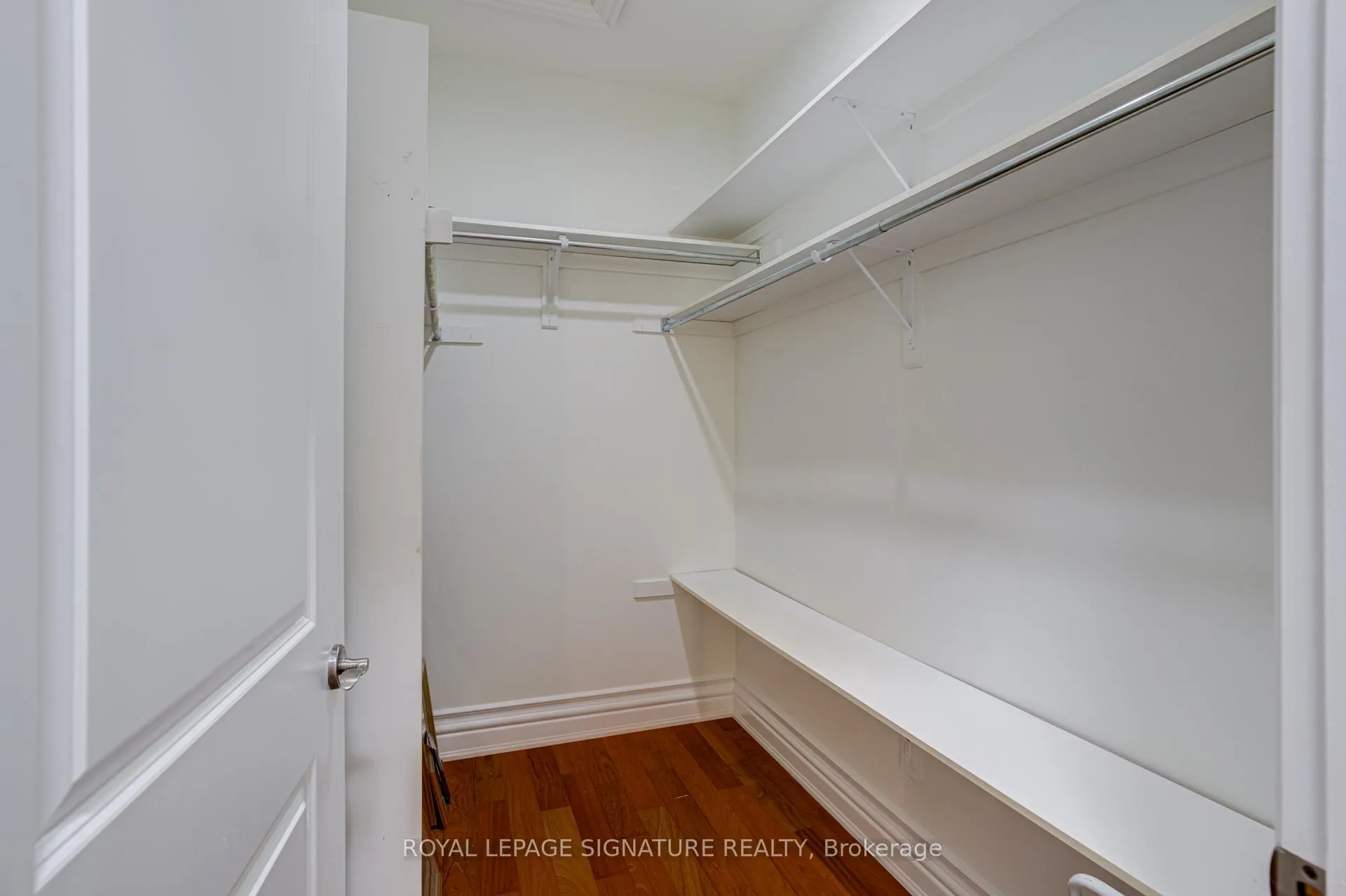 Photo 22 of 38 Pinemeadow Drive, Vaughan, East Woodbridge — HOMEH