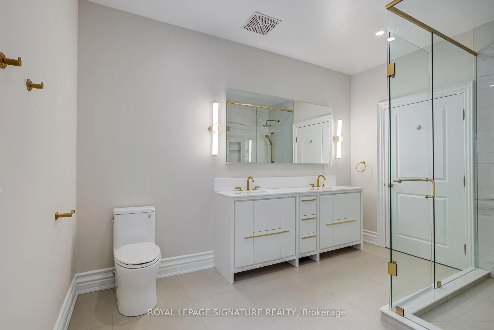 Photo 25 of 38 Pinemeadow Drive, Vaughan, East Woodbridge — HOMEH