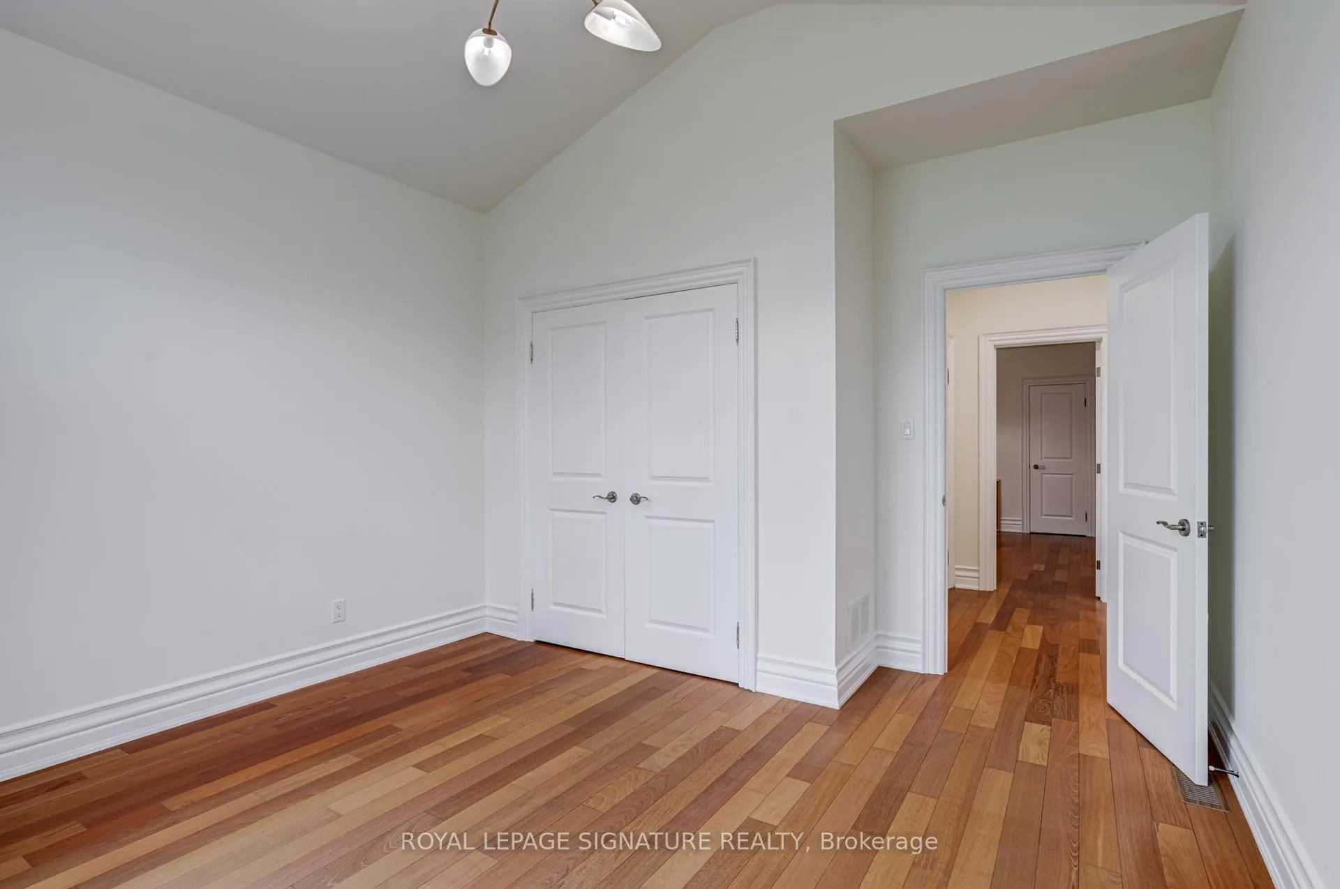 Photo 27 of 38 Pinemeadow Drive, Vaughan, East Woodbridge — HOMEH