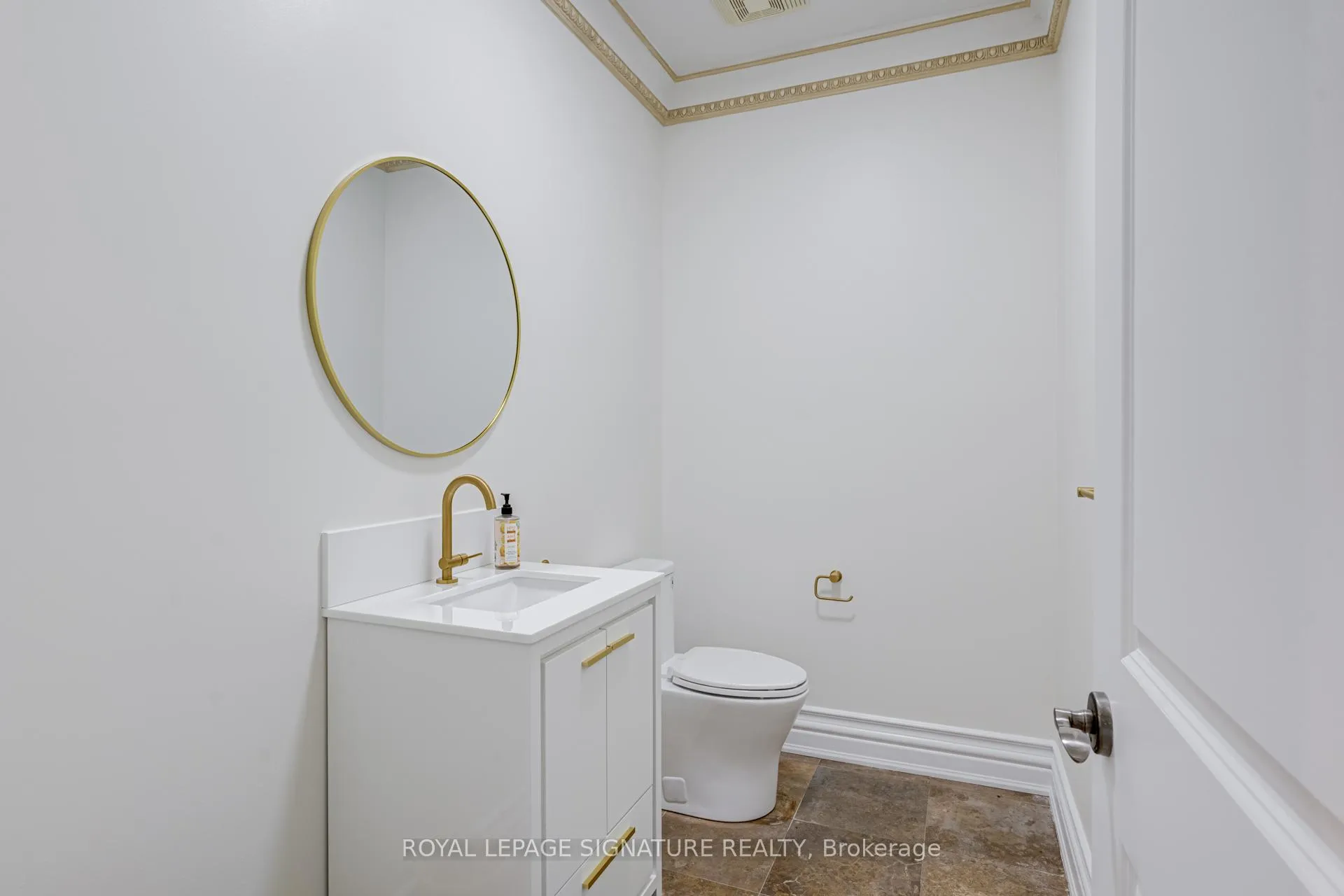 Photo 32 of 38 Pinemeadow Drive, Vaughan, East Woodbridge — HOMEH