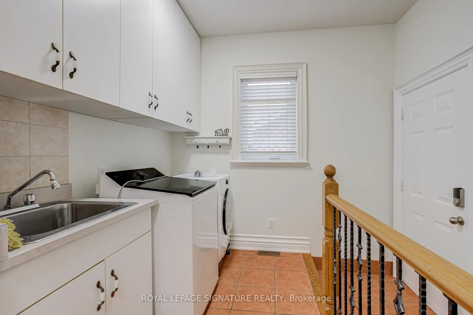 Photo 33 of 38 Pinemeadow Drive, Vaughan, East Woodbridge — HOMEH