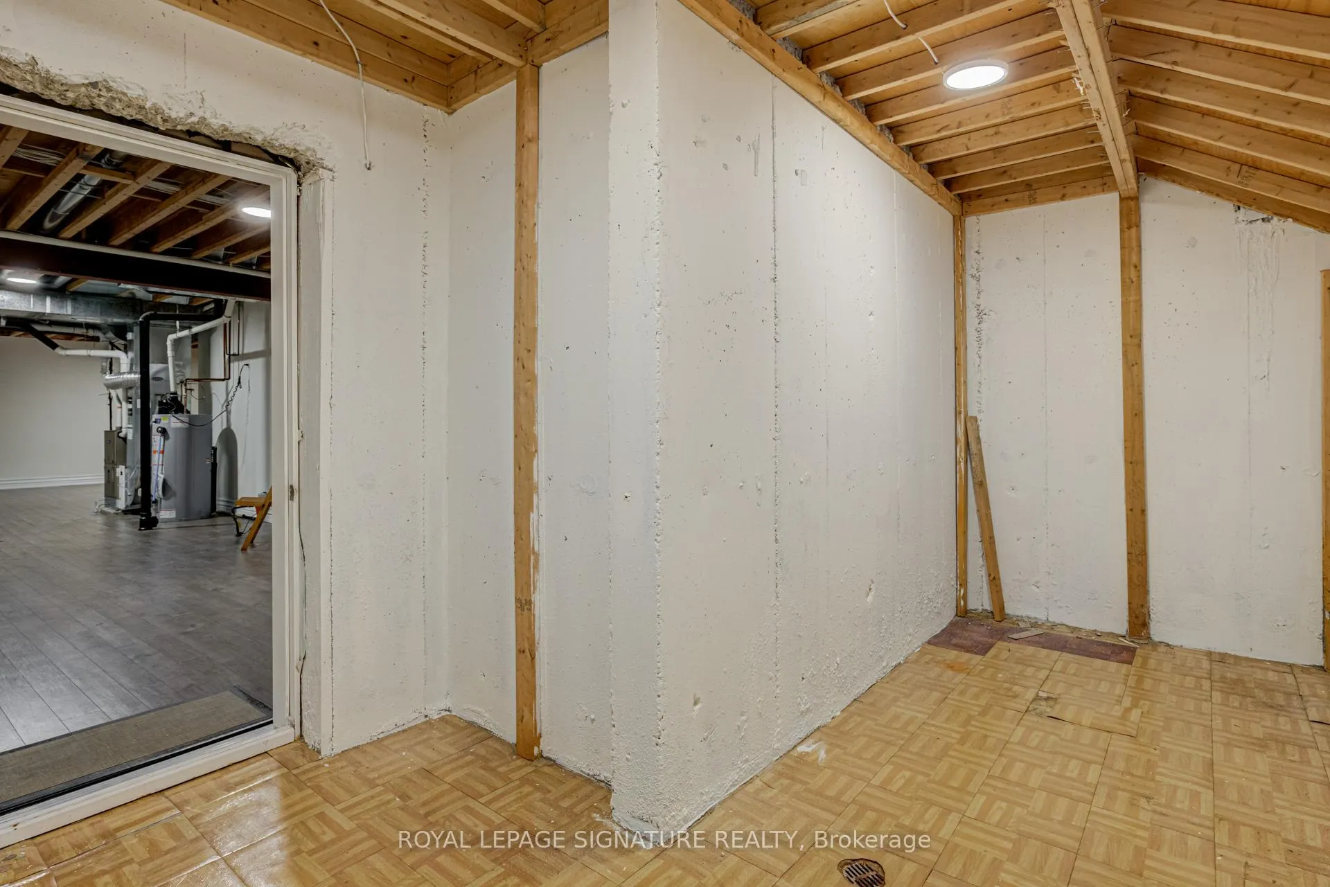 Photo 43 of 38 Pinemeadow Drive, Vaughan, East Woodbridge — HOMEH