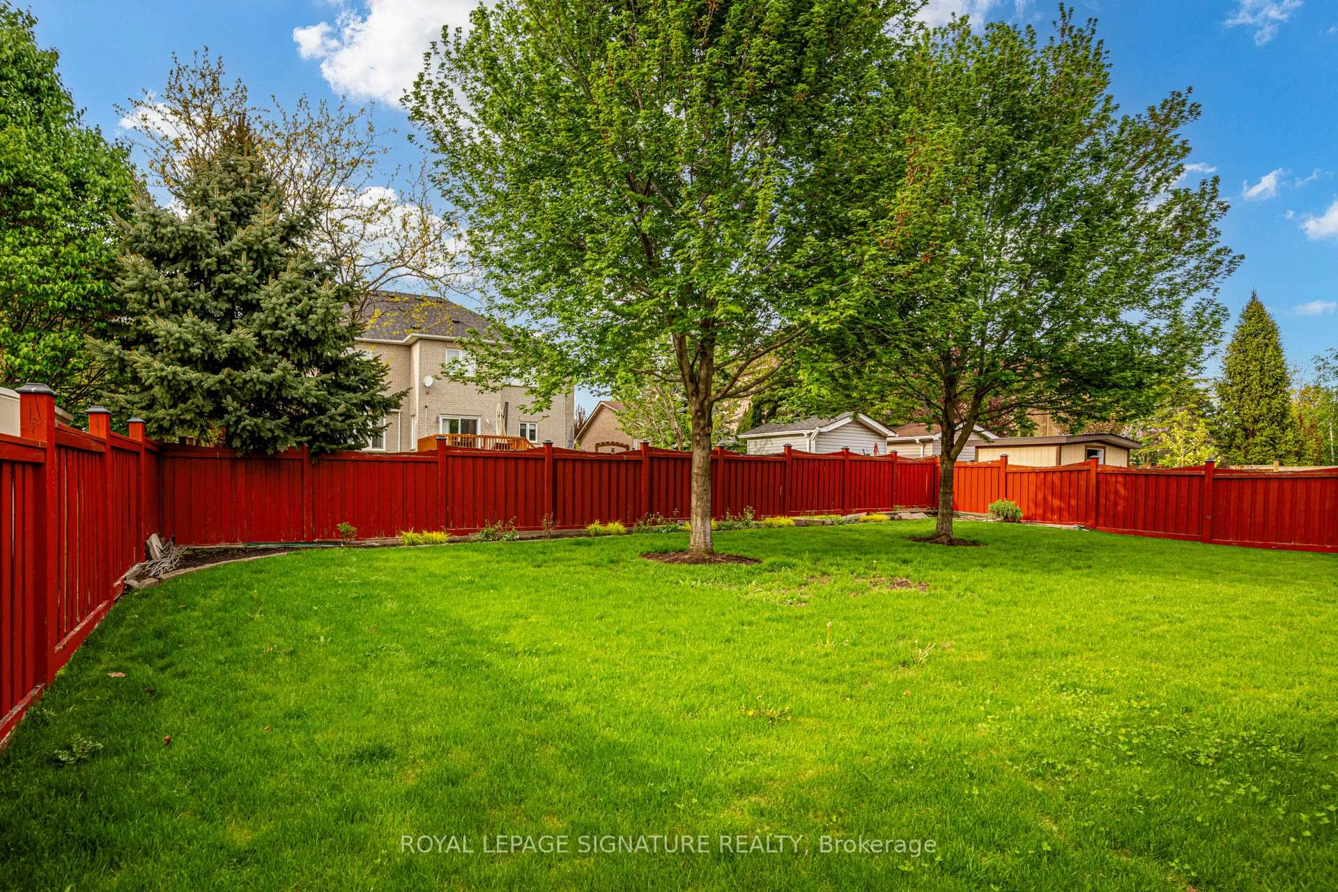 Photo 48 of 38 Pinemeadow Drive, Vaughan, East Woodbridge — HOMEH