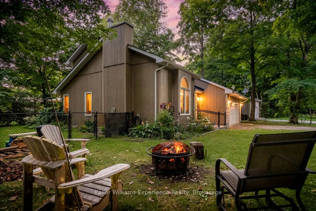 Photo 4 of 14 Oneida Crescent, Tiny, Rural Tiny — HOMEH