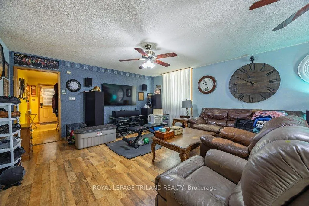Photo 4 of 8 Weldon Avenue, St. Thomas — HOMEH