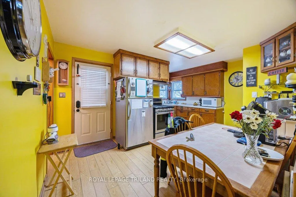 Photo 11 of 8 Weldon Avenue, St. Thomas — HOMEH