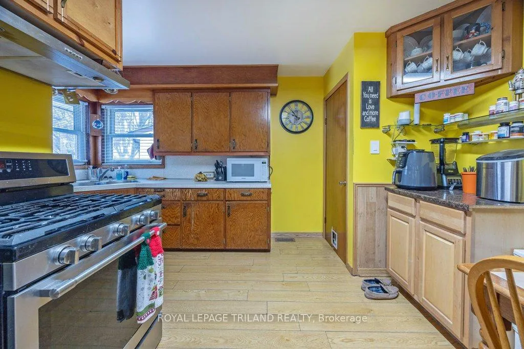 Photo 14 of 8 Weldon Avenue, St. Thomas — HOMEH