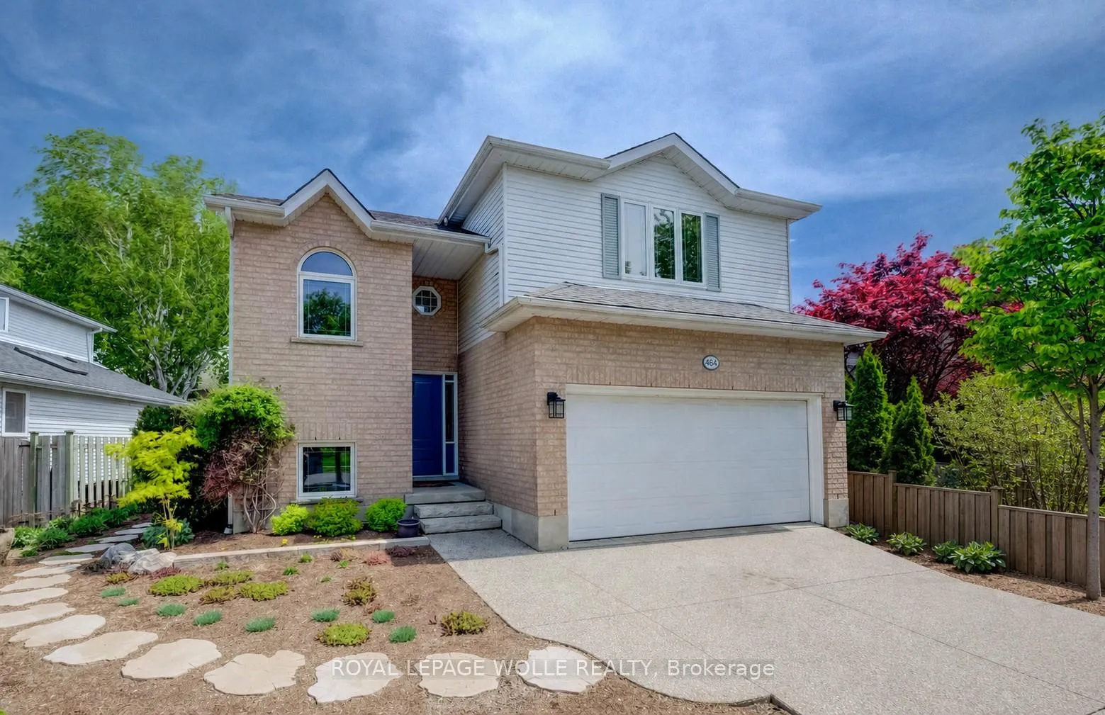 Front of 464 Northlake Drive