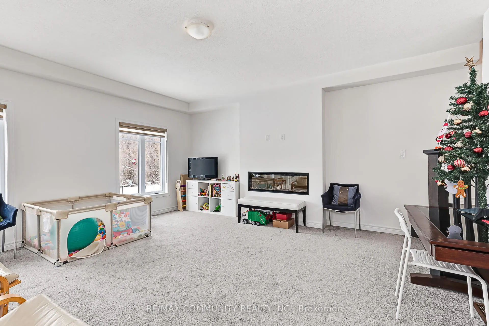 Photo 10 of 122 Plewes Drive, Collingwood — HOMEH