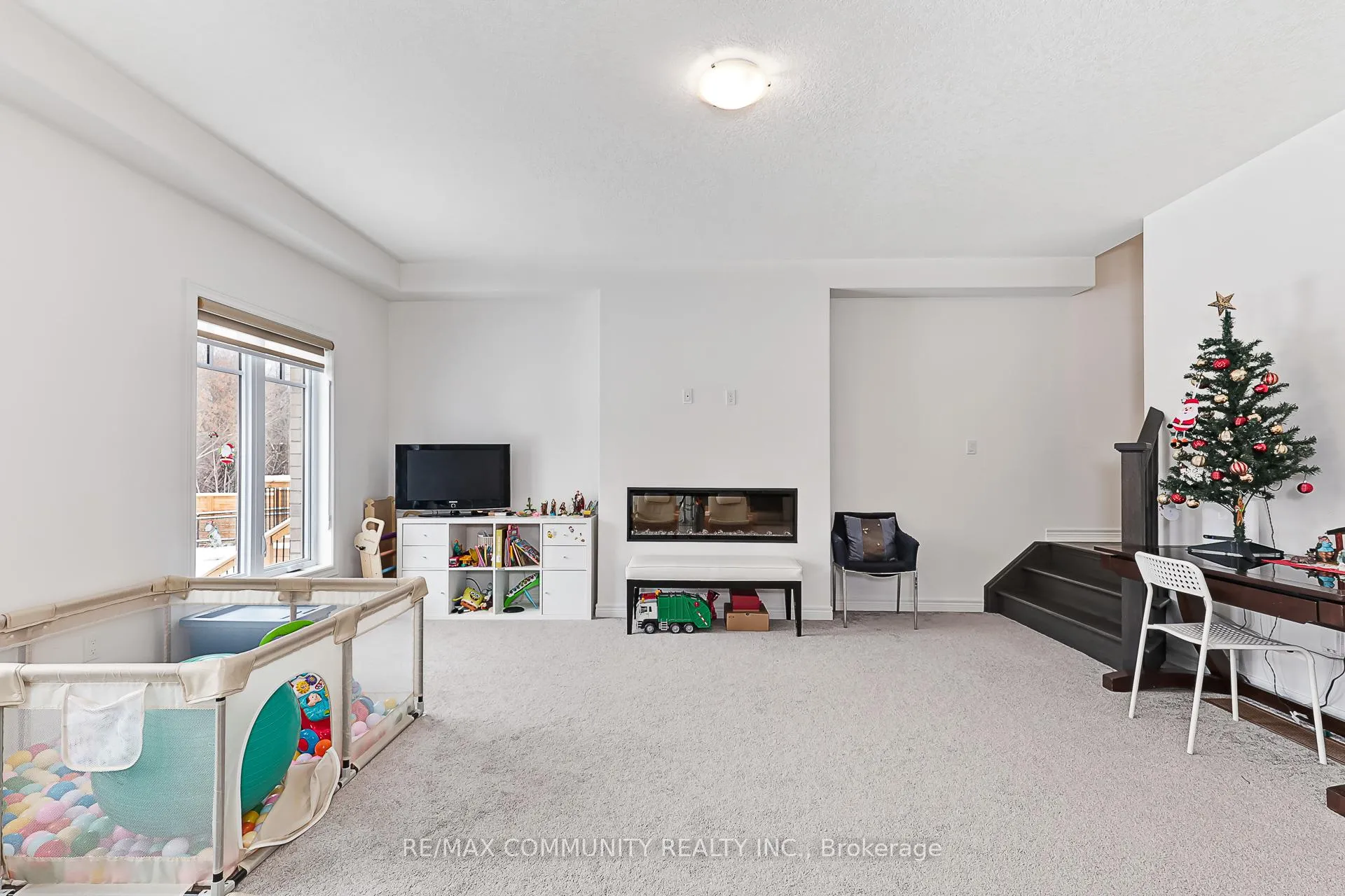 Photo 11 of 122 Plewes Drive, Collingwood — HOMEH