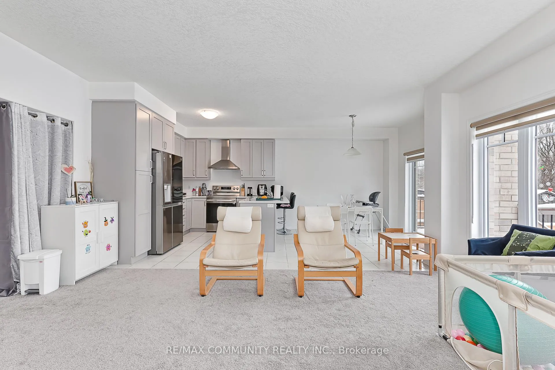 Photo 14 of 122 Plewes Drive, Collingwood — HOMEH