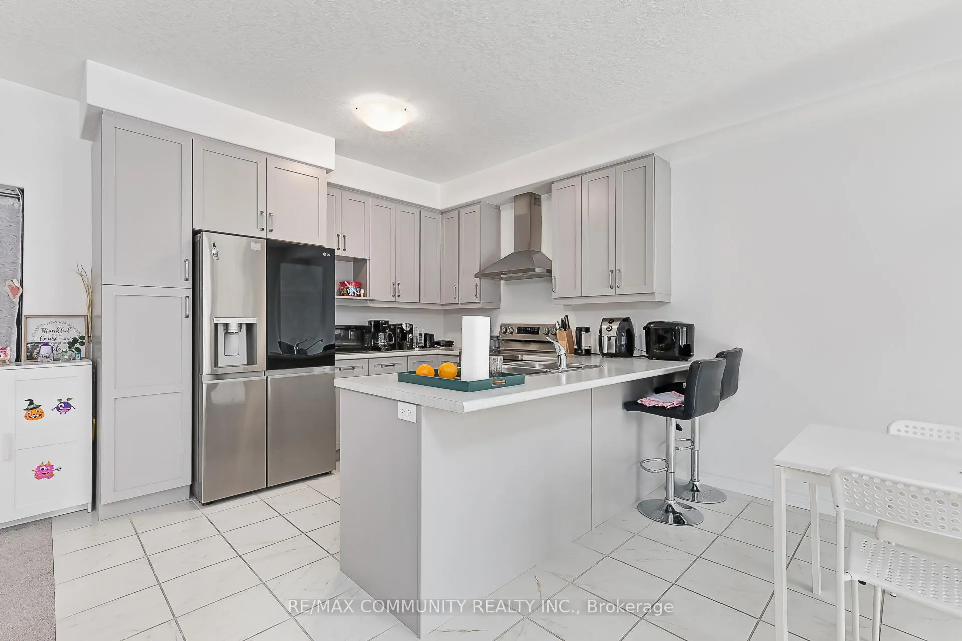 Photo 15 of 122 Plewes Drive, Collingwood — HOMEH