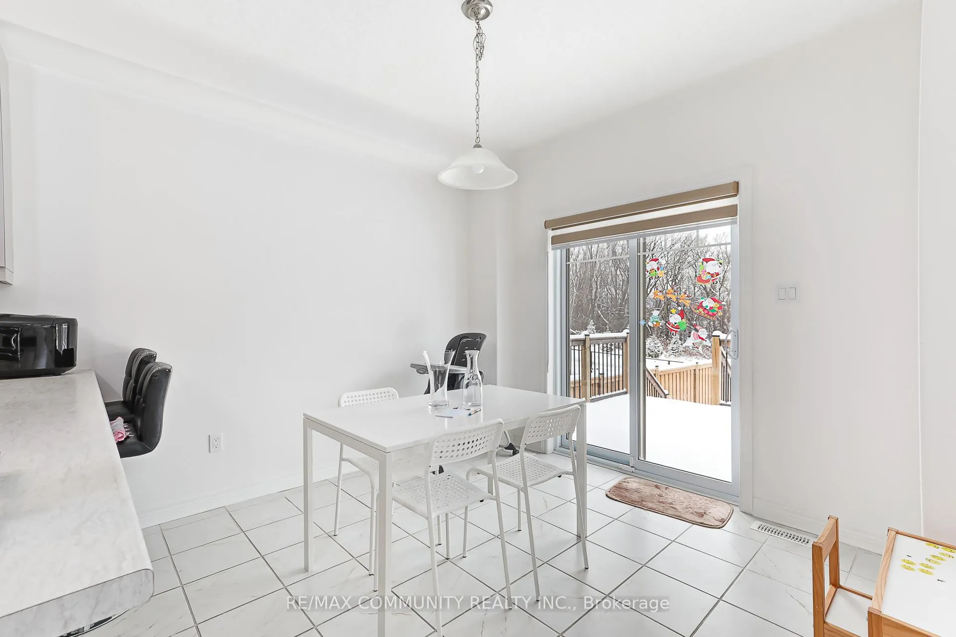 Photo 17 of 122 Plewes Drive, Collingwood — HOMEH