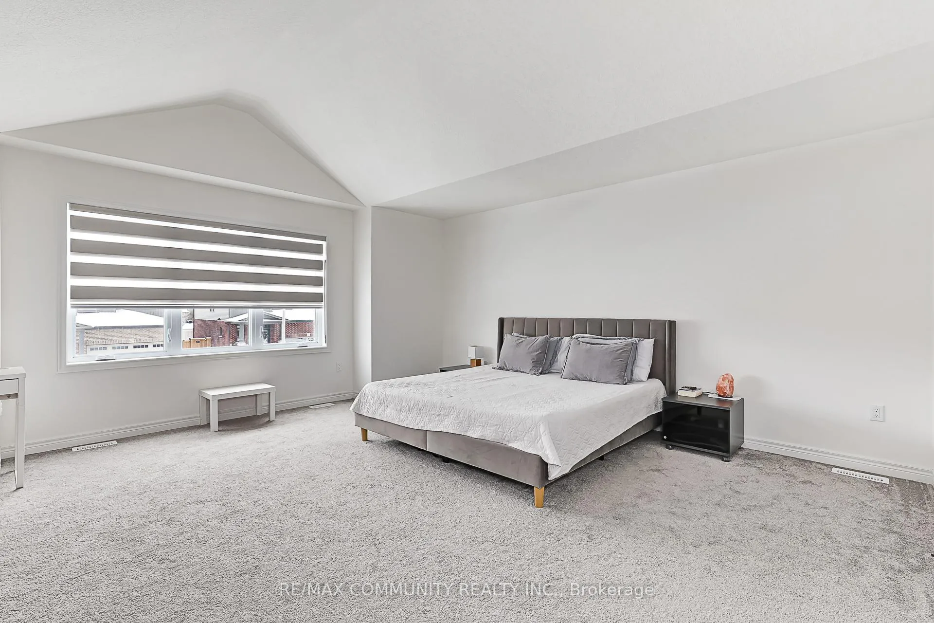 Photo 20 of 122 Plewes Drive, Collingwood — HOMEH