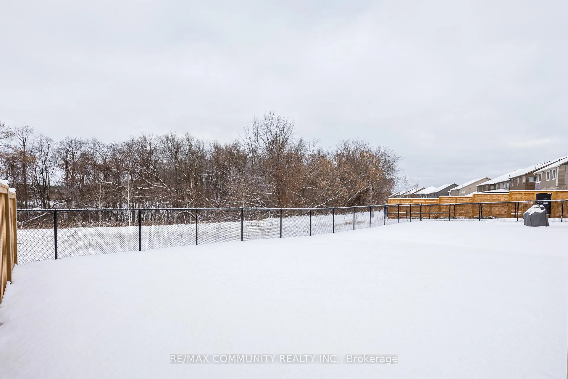 Photo 44 of 122 Plewes Drive, Collingwood — HOMEH
