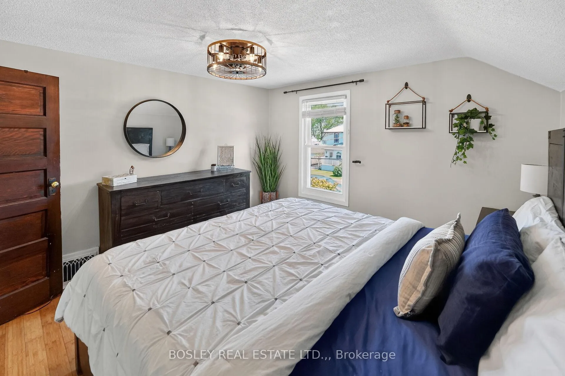 Photo 19 of 21 Chapel Street N, Thorold, Thorold Downtown — HOMEH