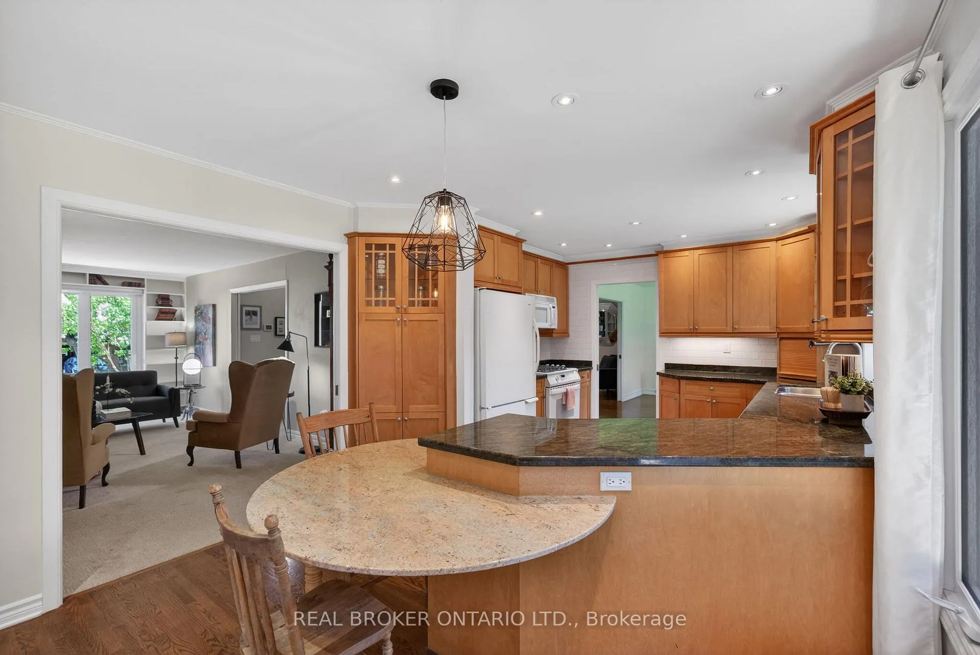 Photo 17 of 2224 Bowman Road, Ottawa, Guildwood Estates - Urbandale Acres — HOMEH