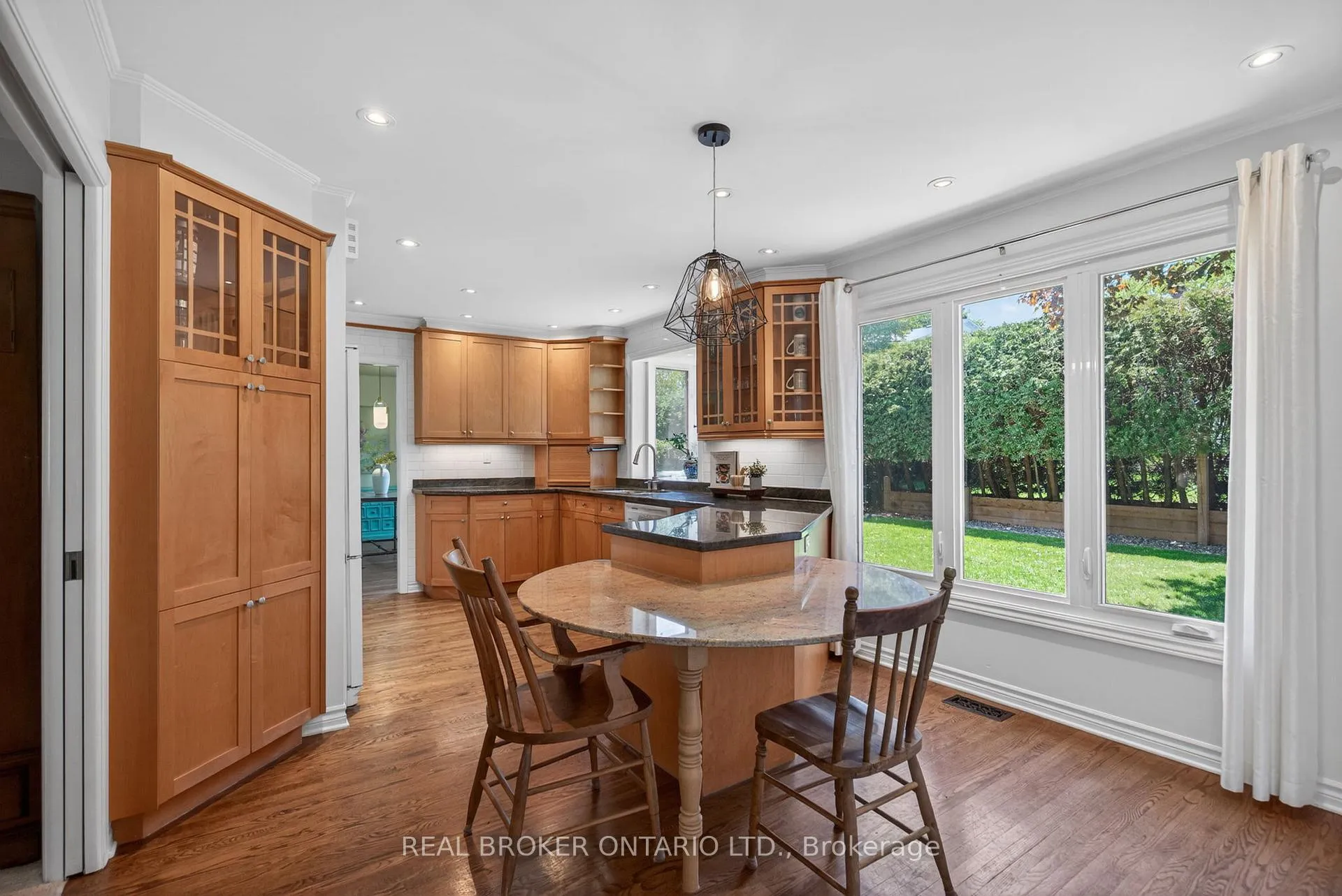 Photo 18 of 2224 Bowman Road, Ottawa, Guildwood Estates - Urbandale Acres — HOMEH