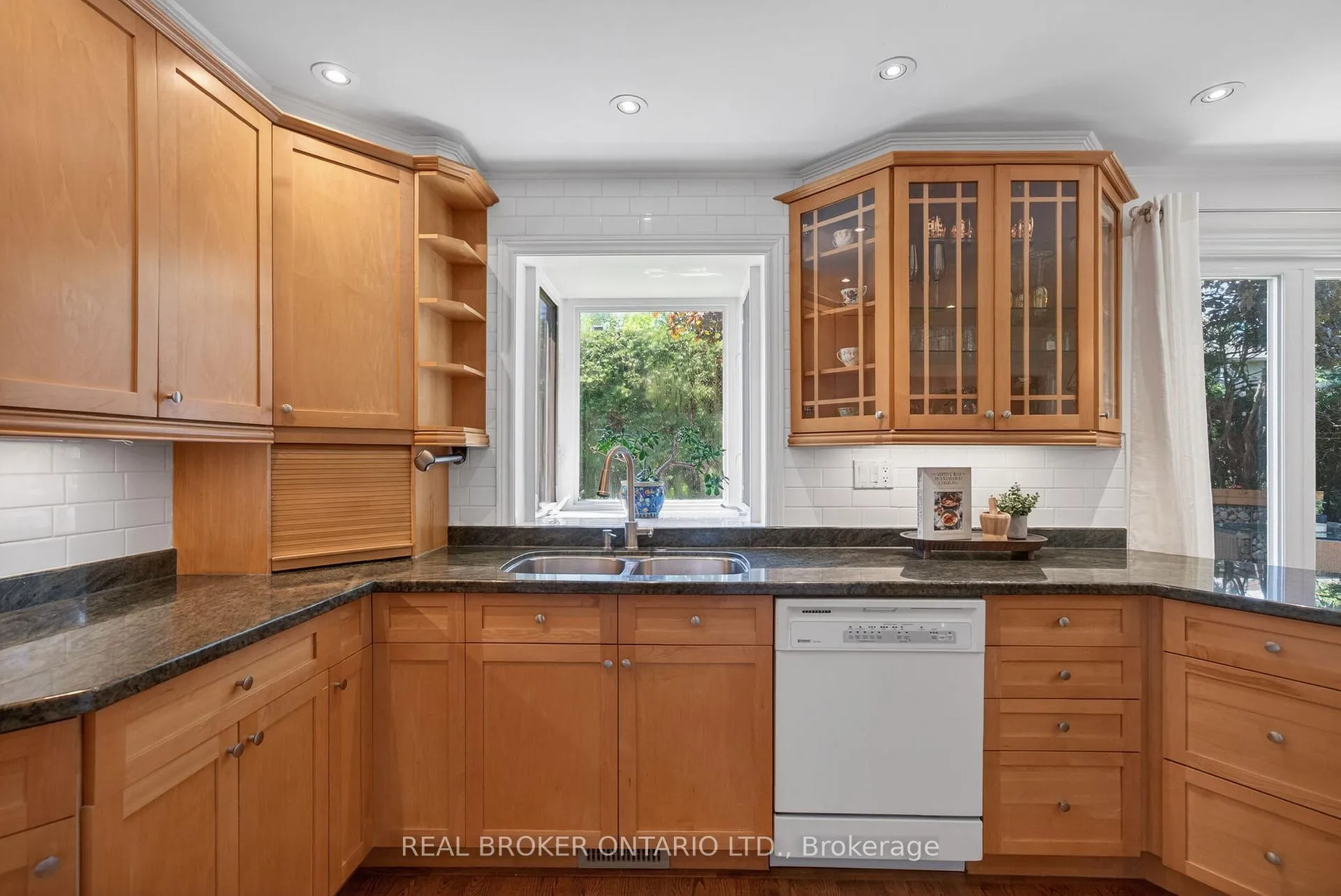 Photo 19 of 2224 Bowman Road, Ottawa, Guildwood Estates - Urbandale Acres — HOMEH