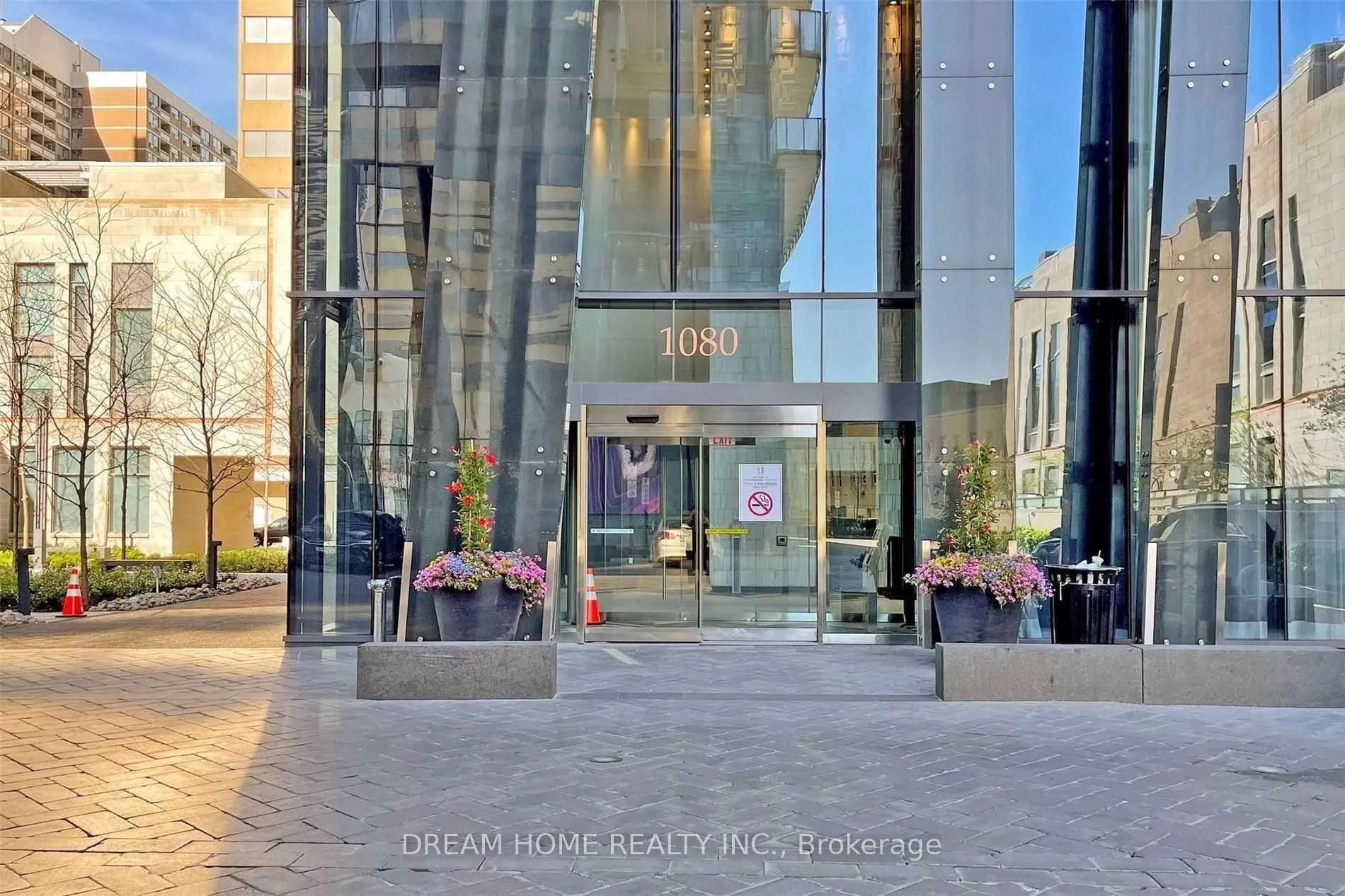 Photo 3 of Unit 1105, 1080 Bay Street, Toronto, Bay Street Corridor — HOMEH