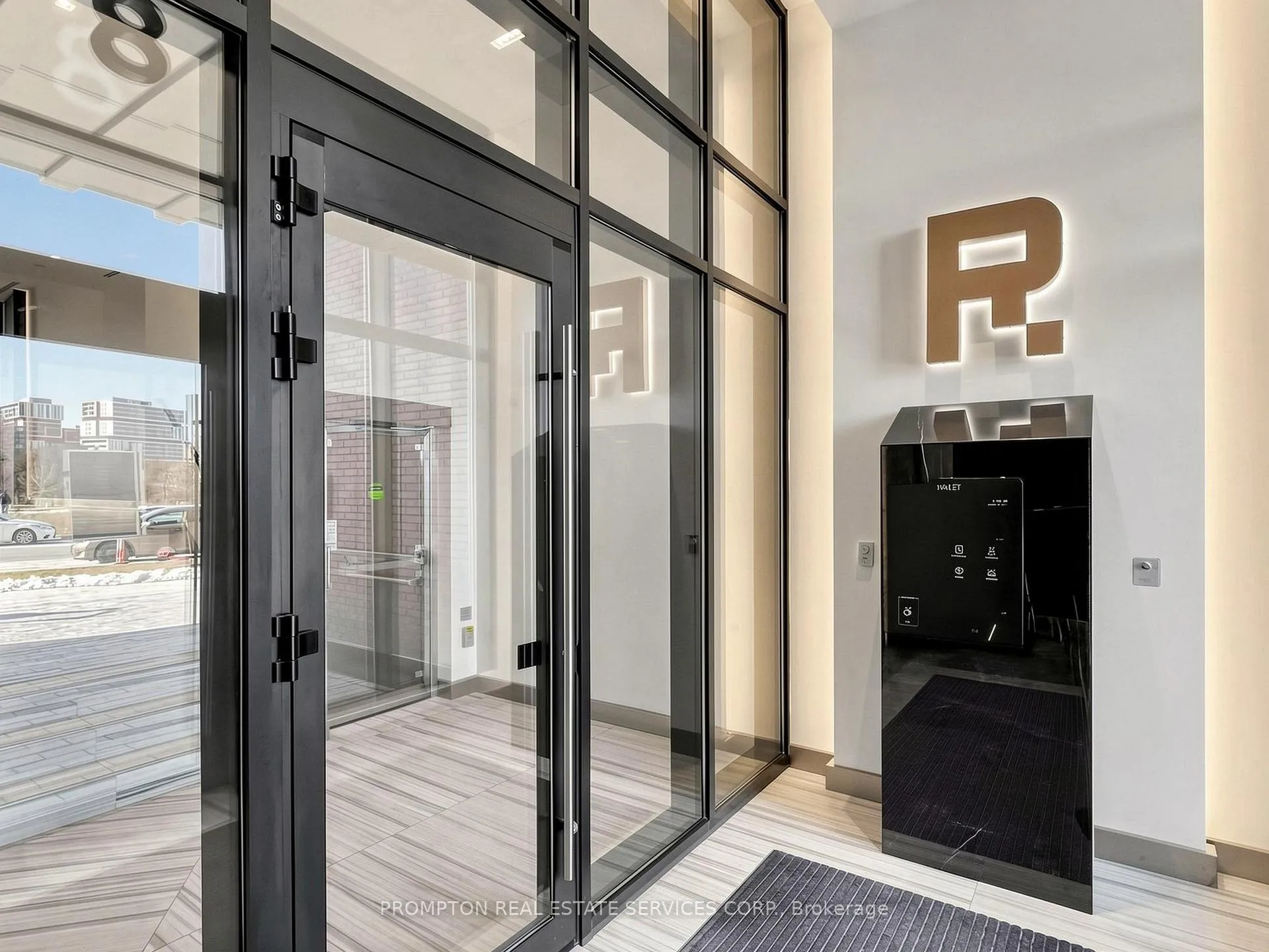 Photo 3 of Unit 507, 8 Water Walk Drive, Markham, Unionville — HOMEH