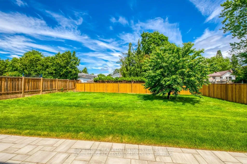 Photo 46 of 559 Walkers Line, Burlington, Shoreacres — HOMEH