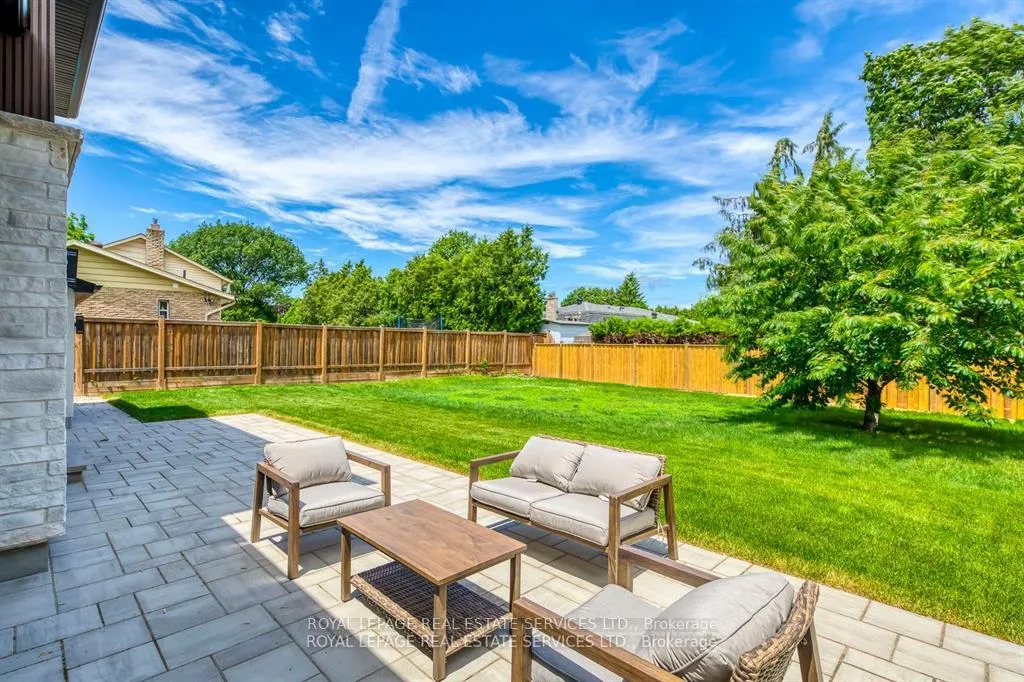 Photo 47 of 559 Walkers Line, Burlington, Shoreacres — HOMEH