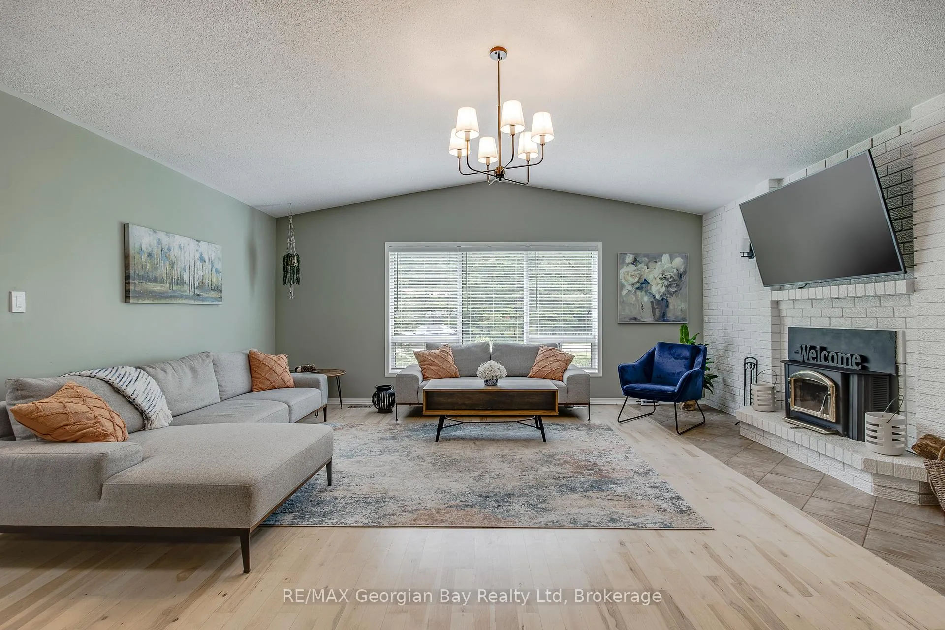 Photo 11 of 50 Leonard Road, Tiny, Rural Tiny — HOMEH