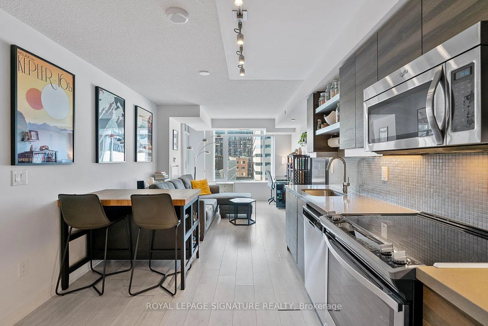 Photo 1 of Unit 710, 525 Adelaide Street W, Toronto, Waterfront Communities — HOMEH