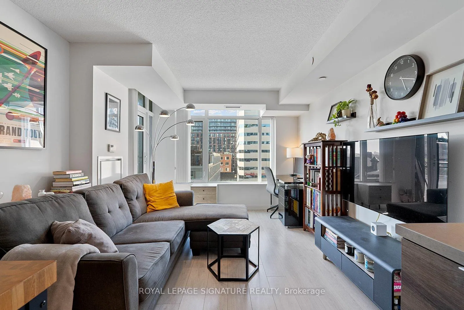 Photo 2 of Unit 710, 525 Adelaide Street W, Toronto, Waterfront Communities — HOMEH