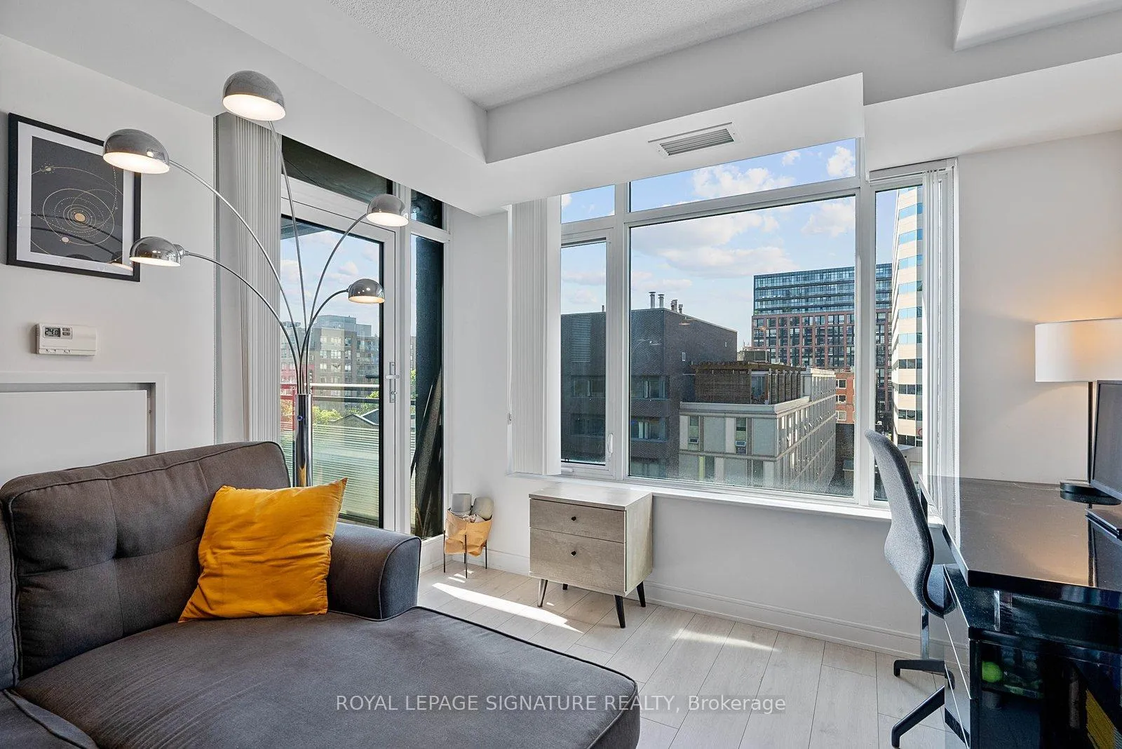 Photo 4 of Unit 710, 525 Adelaide Street W, Toronto, Waterfront Communities — HOMEH