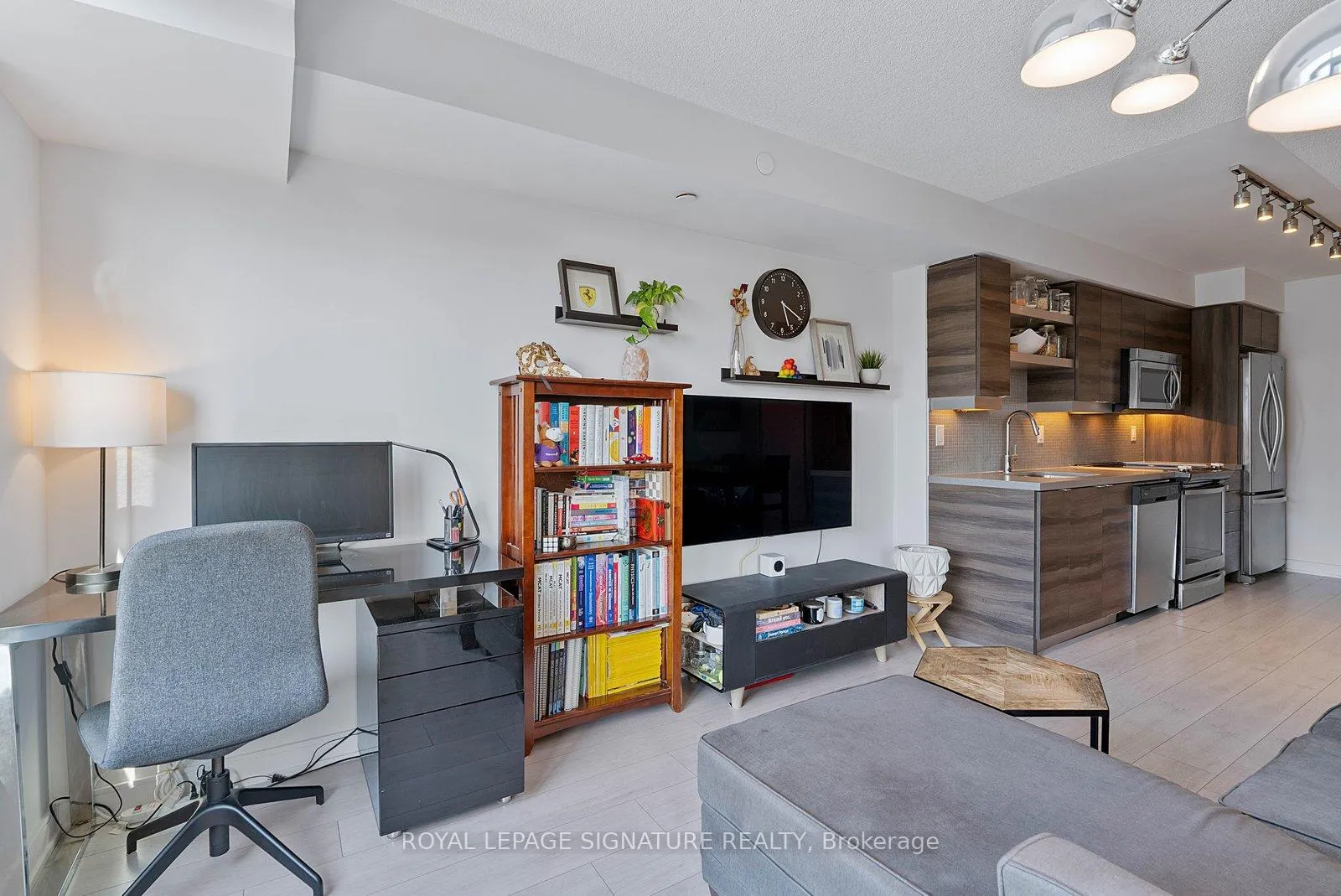 Photo 6 of Unit 710, 525 Adelaide Street W, Toronto, Waterfront Communities — HOMEH