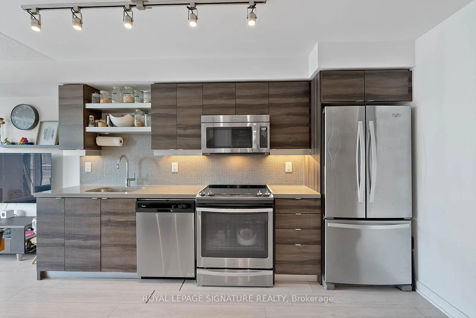 Photo 10 of Unit 710, 525 Adelaide Street W, Toronto, Waterfront Communities — HOMEH