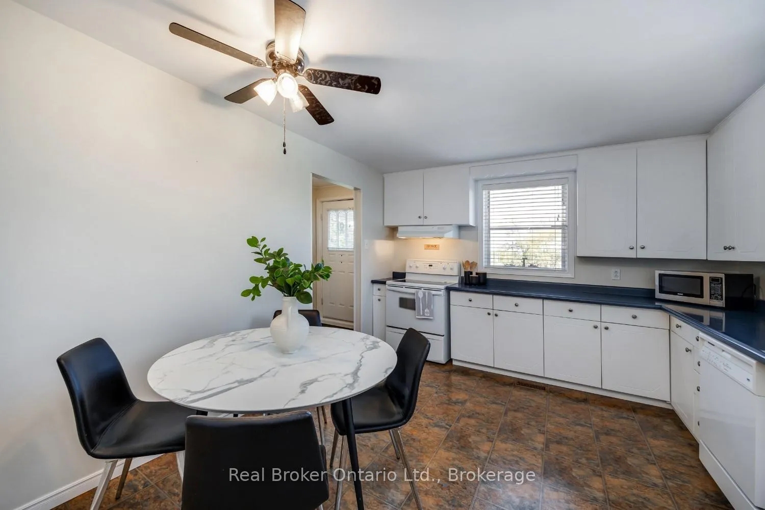 Photo 10 of 2359 Baseline Road W, Clarington, Bowmanville — HOMEH
