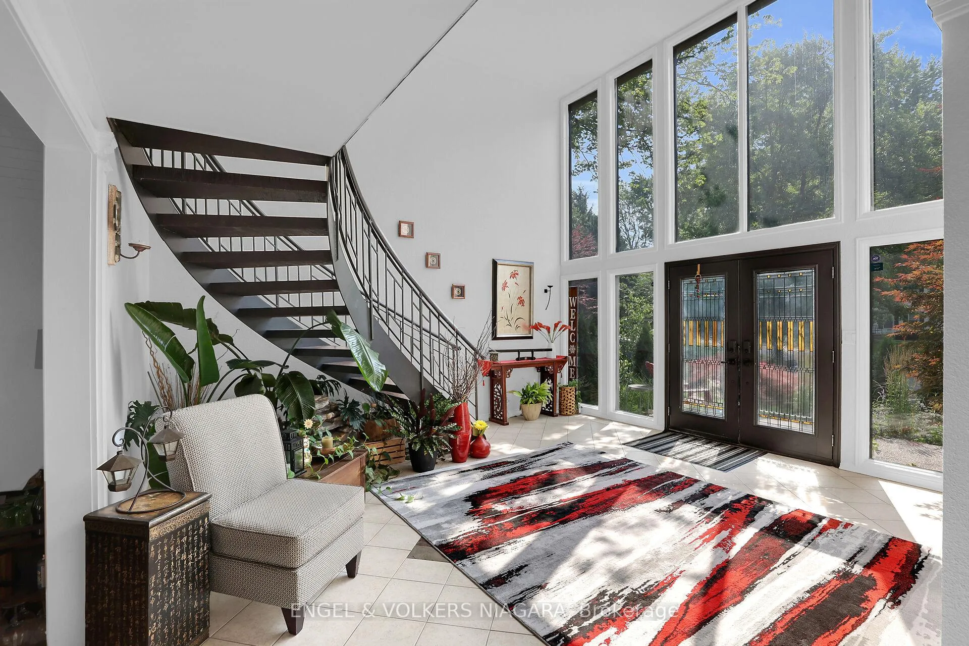 Photo 2 of 2459 Noella Crescent, Niagara Falls, Casey — HOMEH