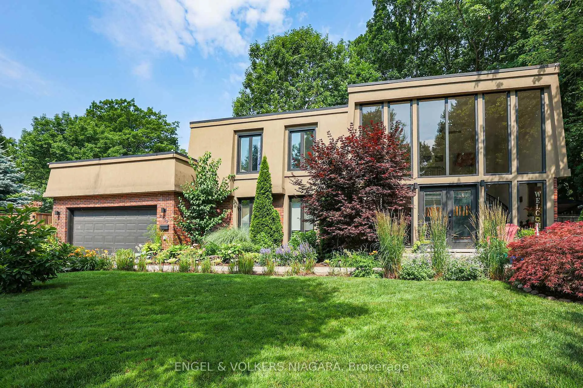 Photo 4 of 2459 Noella Crescent, Niagara Falls, Casey — HOMEH