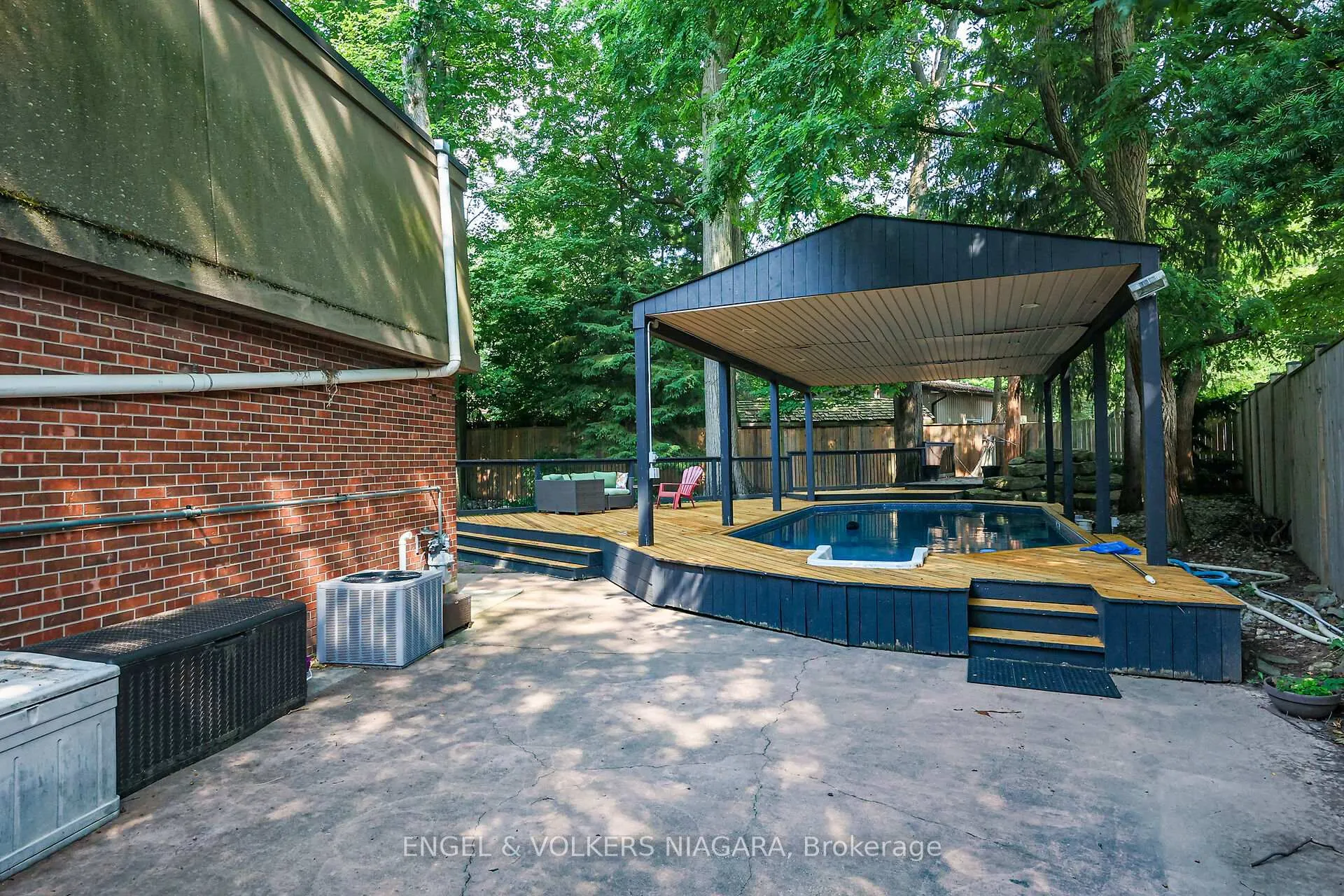 Photo 9 of 2459 Noella Crescent, Niagara Falls, Casey — HOMEH