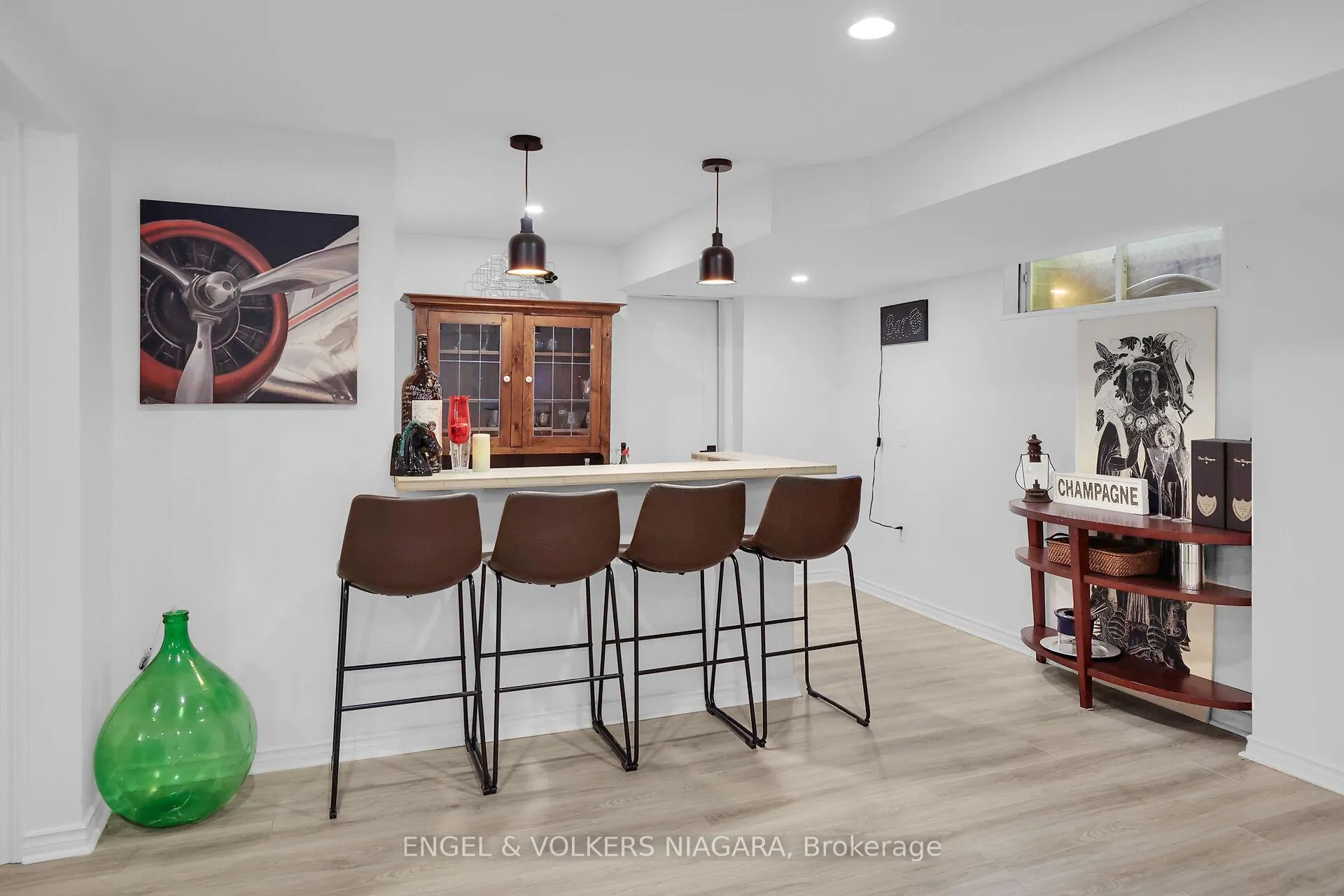 Photo 18 of 2459 Noella Crescent, Niagara Falls, Casey — HOMEH