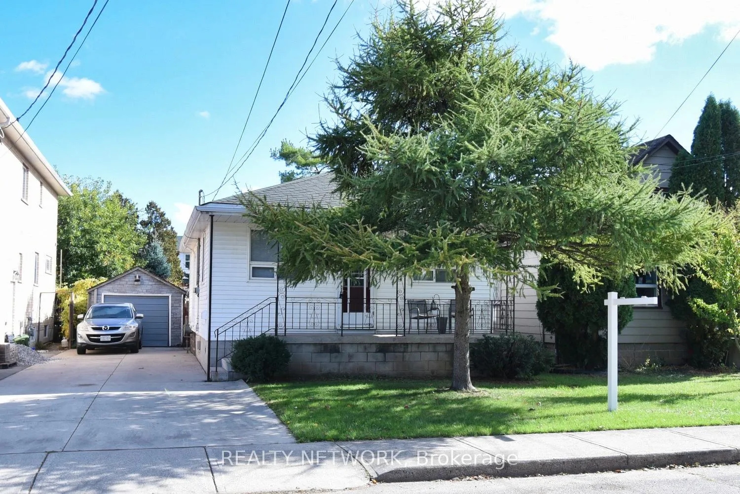Photo 2 of 17 Craigroyston Road, Hamilton, Normanhurst — HOMEH