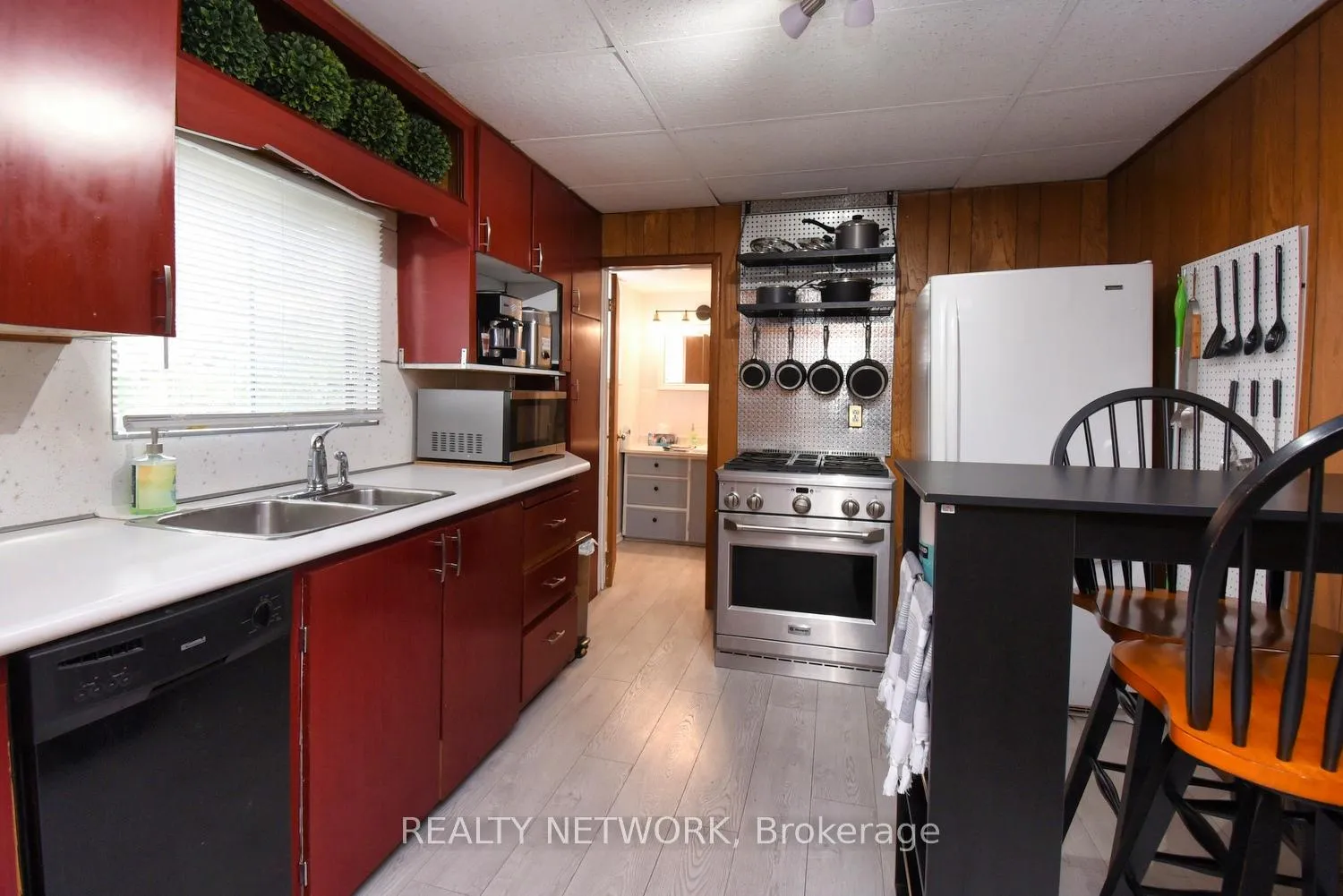 Photo 12 of 17 Craigroyston Road, Hamilton, Normanhurst — HOMEH