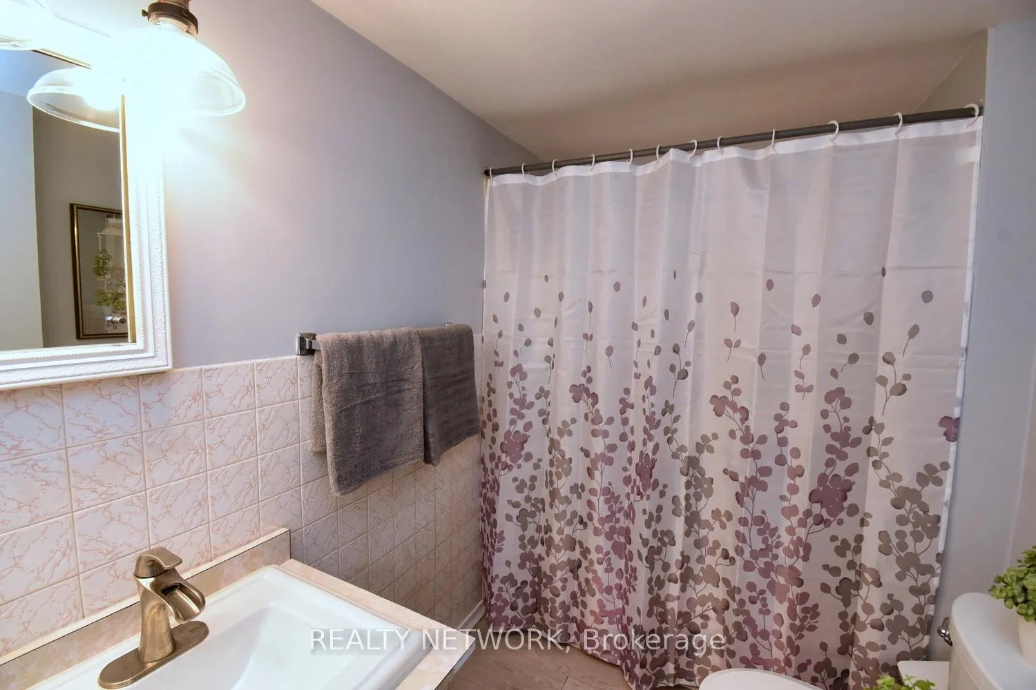 Photo 23 of 17 Craigroyston Road, Hamilton, Normanhurst — HOMEH