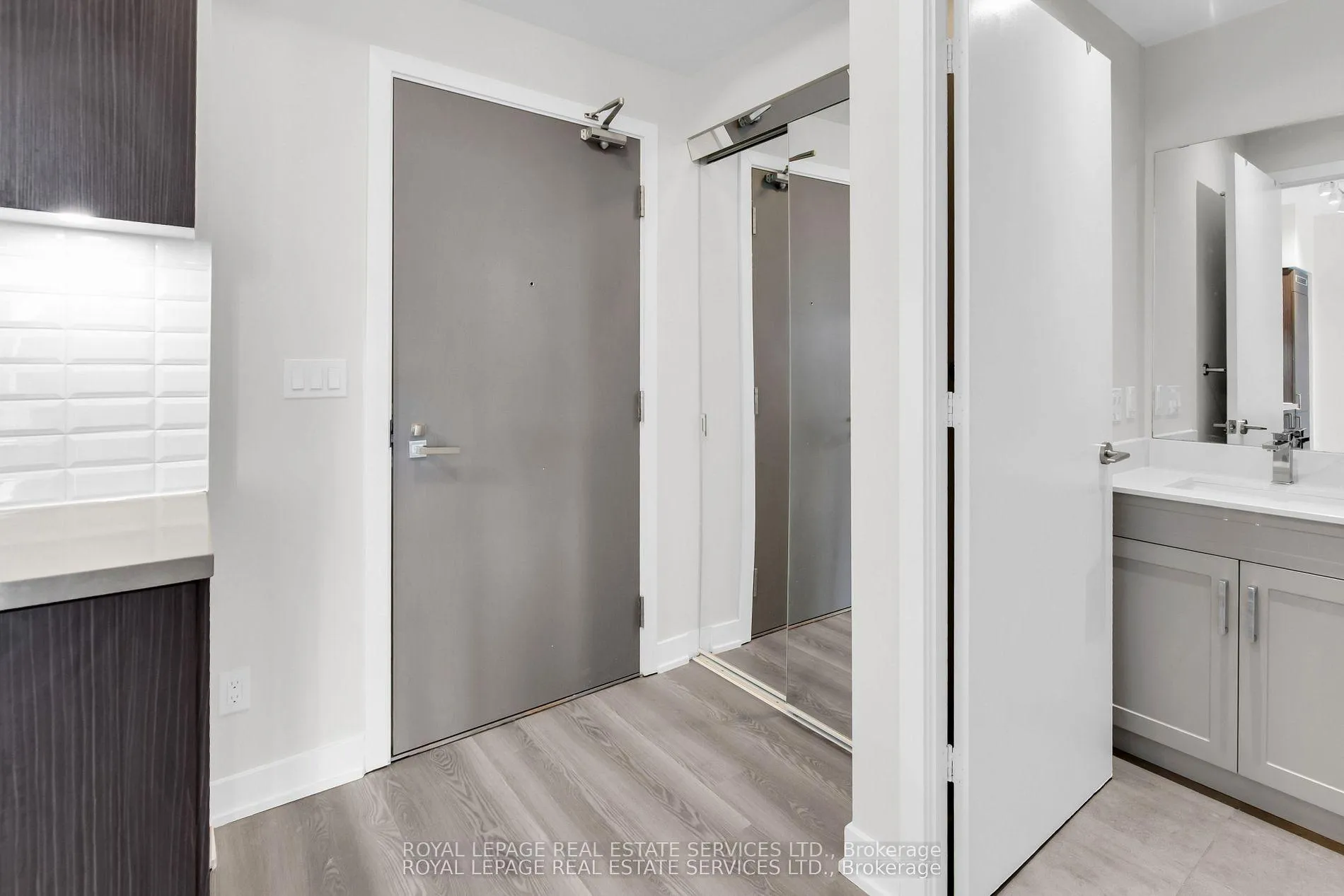 Photo 2 of Unit 1104, 501 St Clair Avenue W, Toronto, Casa Loma — HOMEH