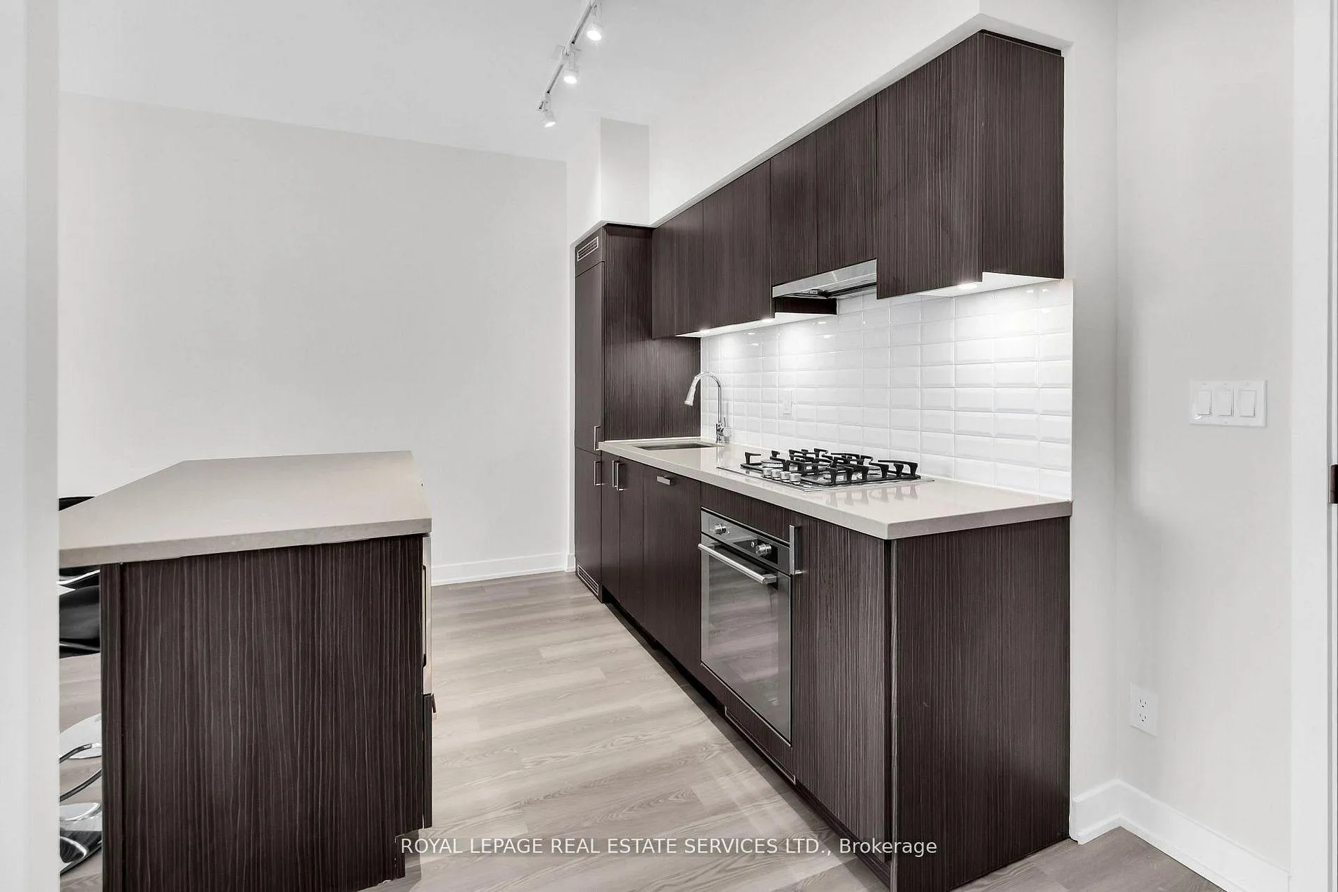 Photo 3 of Unit 1104, 501 St Clair Avenue W, Toronto, Casa Loma — HOMEH