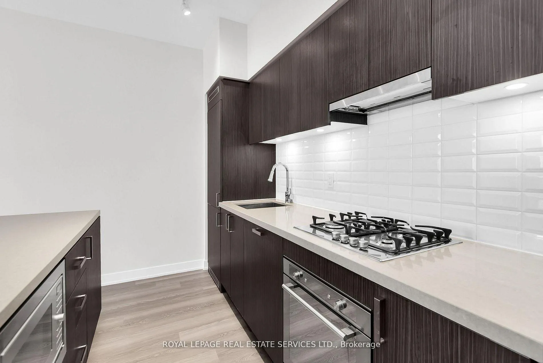 Photo 4 of Unit 1104, 501 St Clair Avenue W, Toronto, Casa Loma — HOMEH