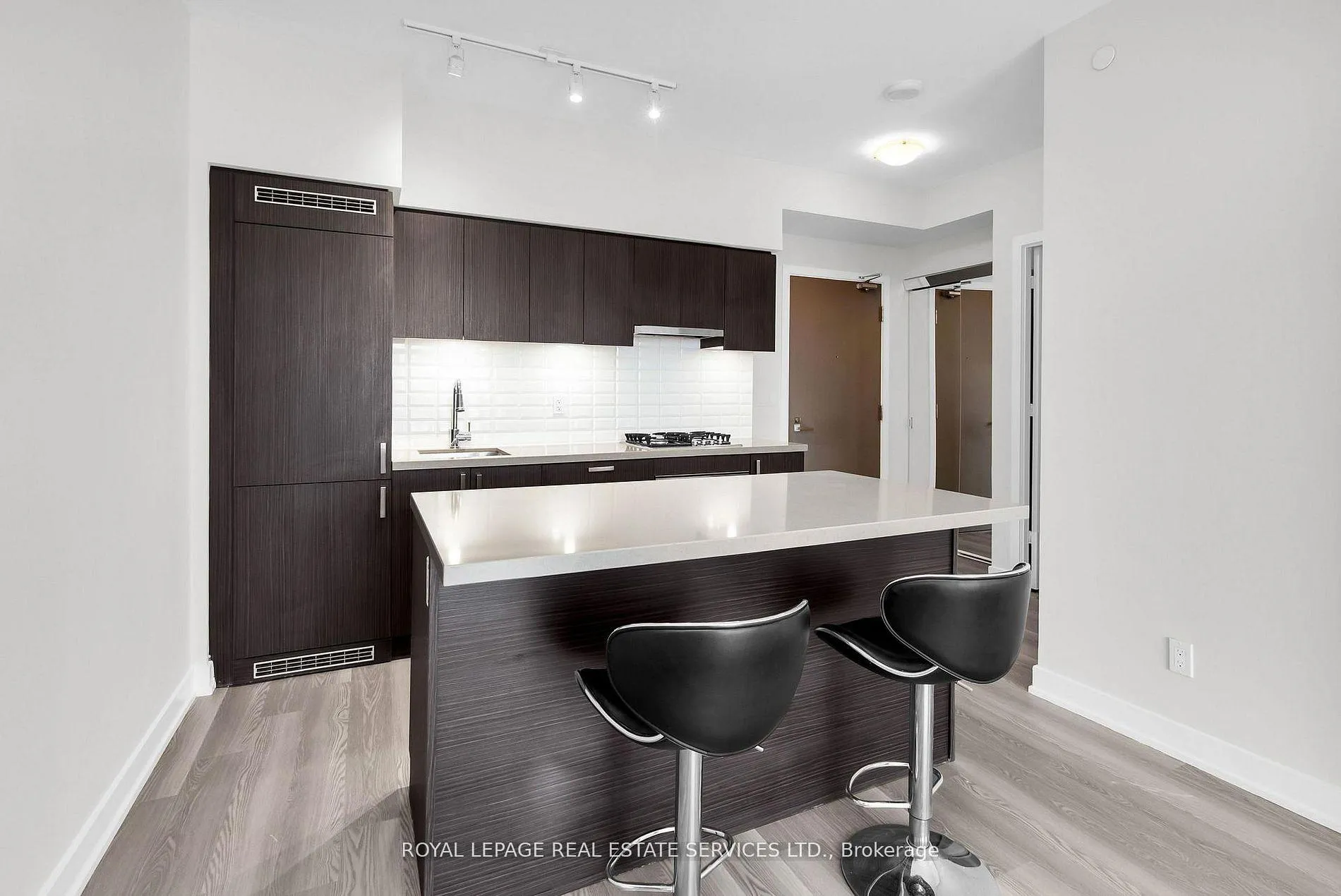 Photo 7 of Unit 1104, 501 St Clair Avenue W, Toronto, Casa Loma — HOMEH
